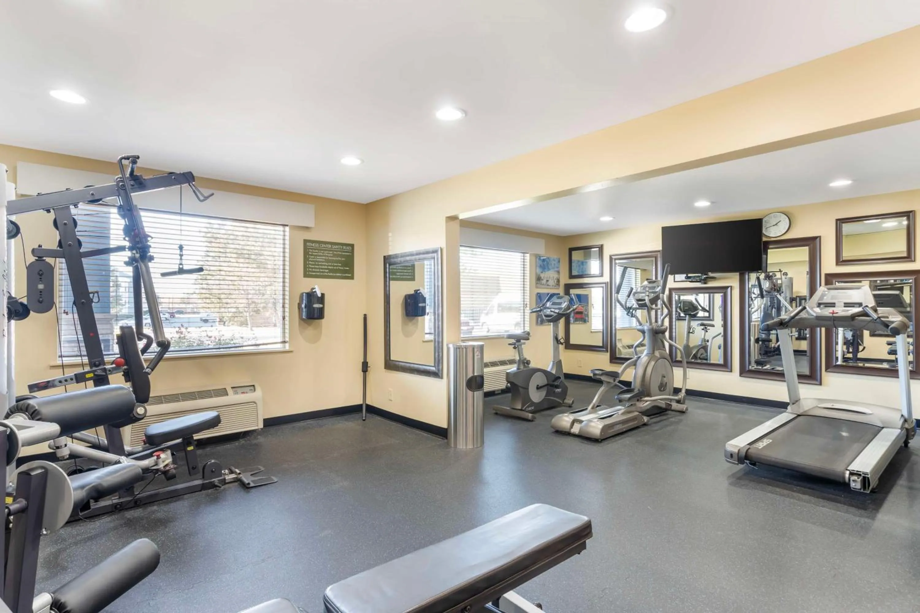Fitness centre/facilities in Best Western Glenview - Chicagoland Inn and Suites