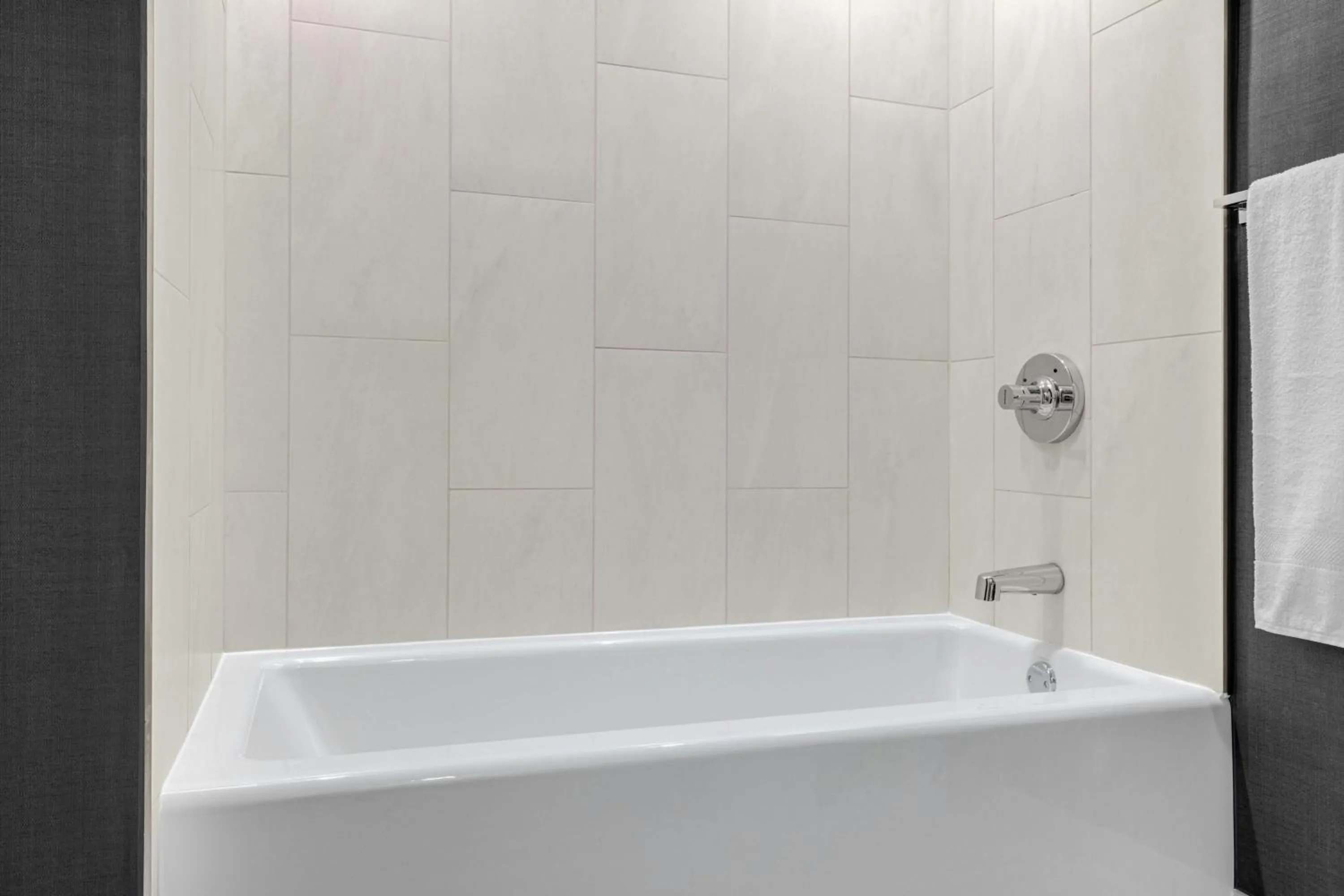 Bathroom in Chicago Marriott Midway