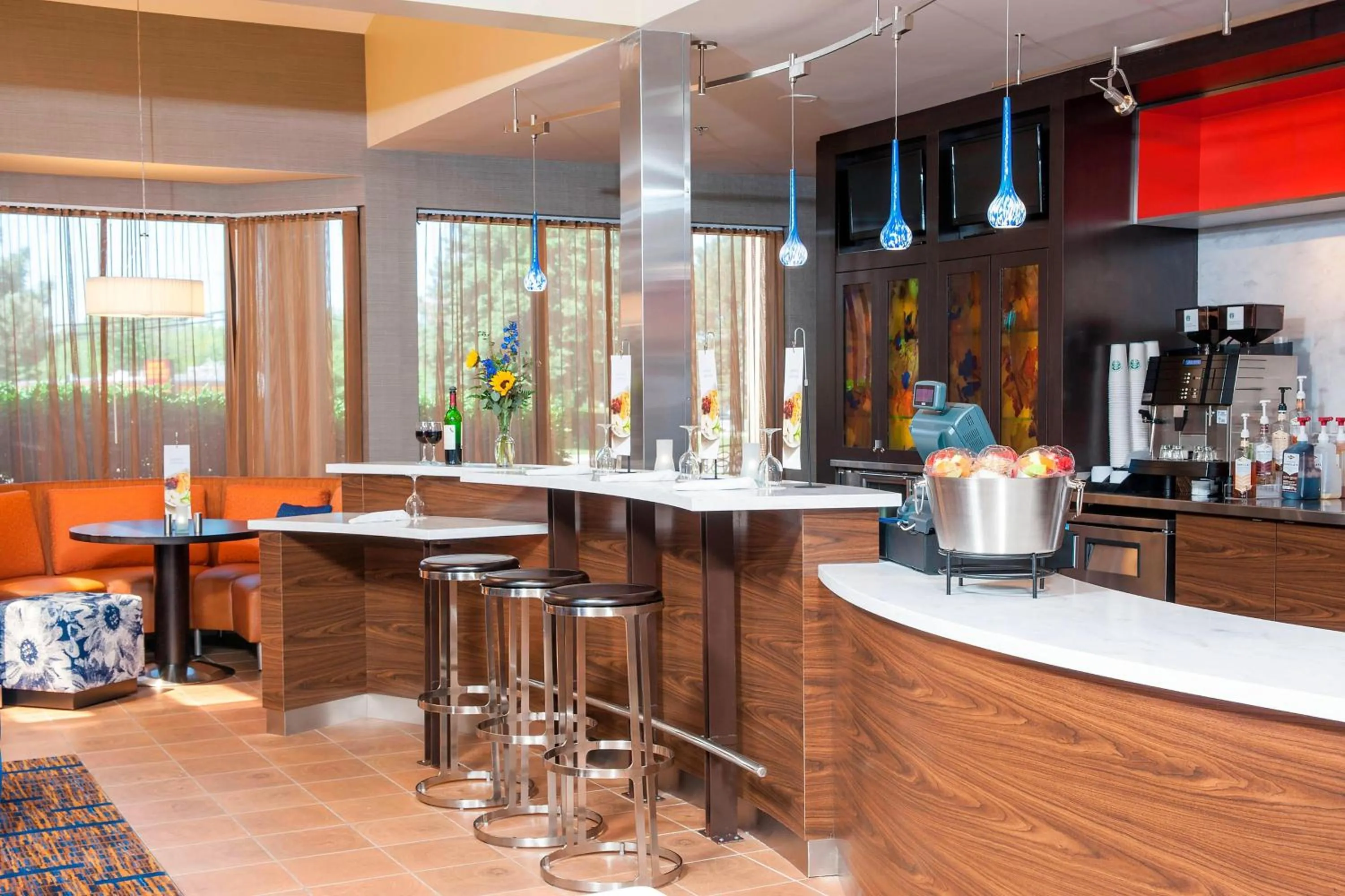 Restaurant/places to eat in Courtyard Chicago Glenview/Northbrook