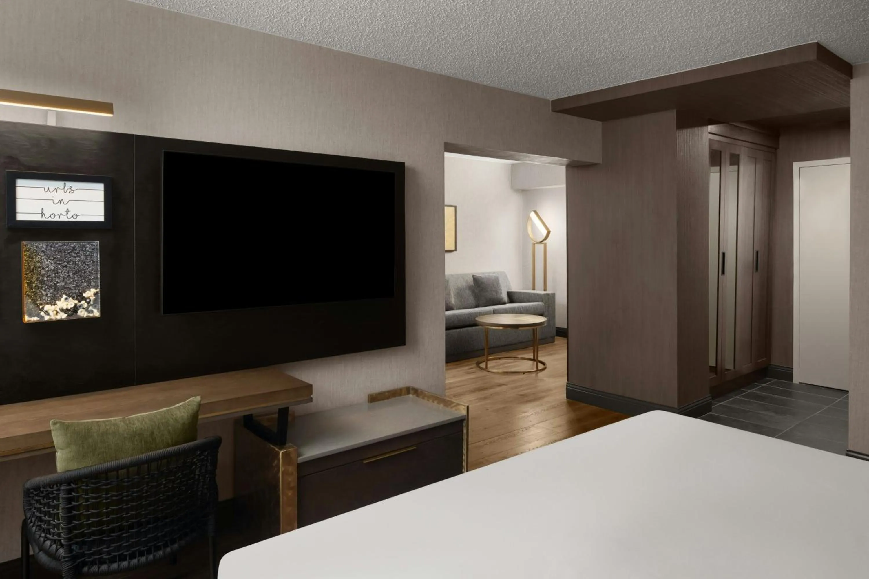 Bedroom, Bed in Renaissance Chicago North Shore Hotel