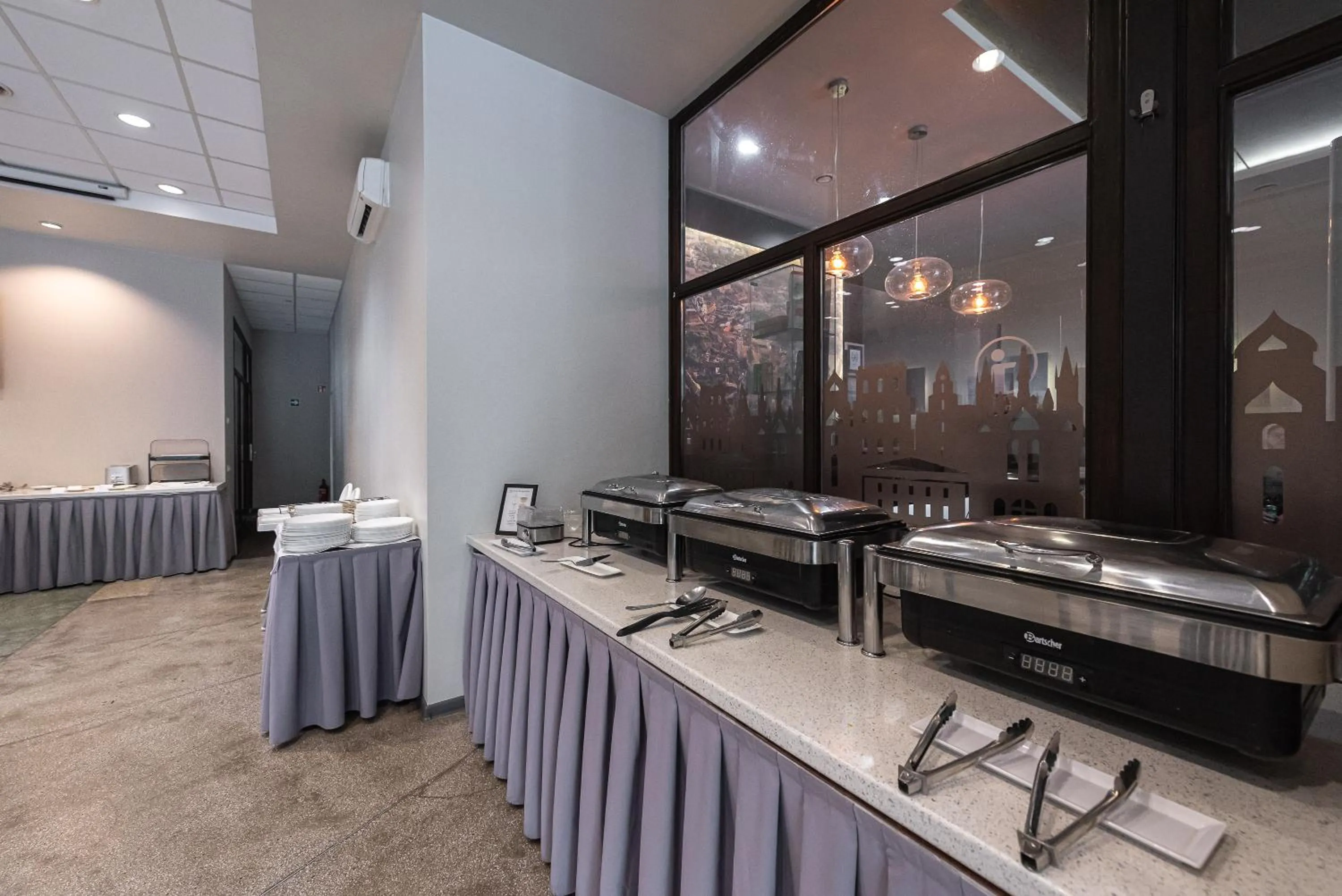 Buffet breakfast in Vilnius City Hotel