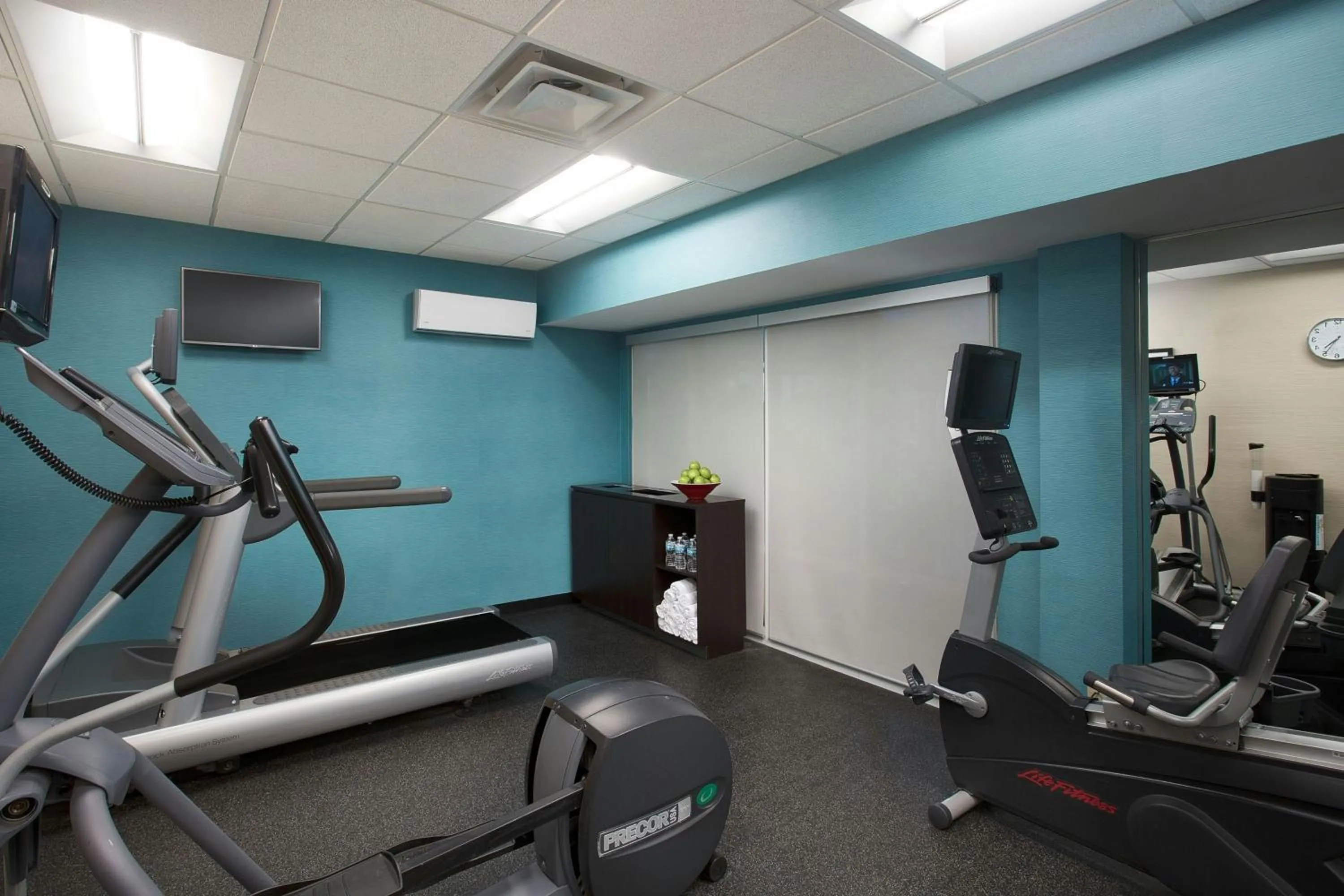 Fitness centre/facilities in Fairfield Inn & Suites Chicago Midway Airport