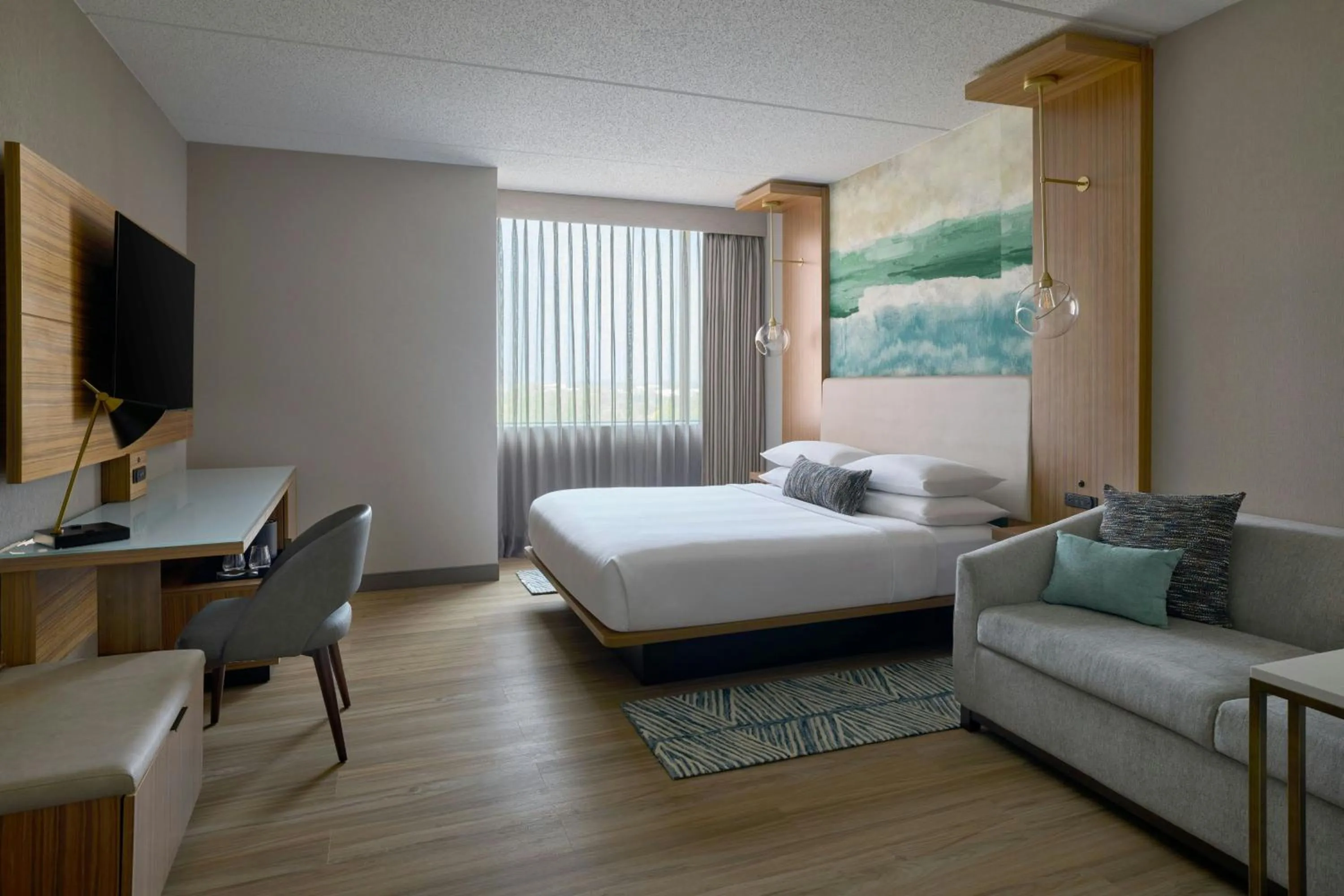 Photo of the whole room, Bed in Chicago Marriott Northwest