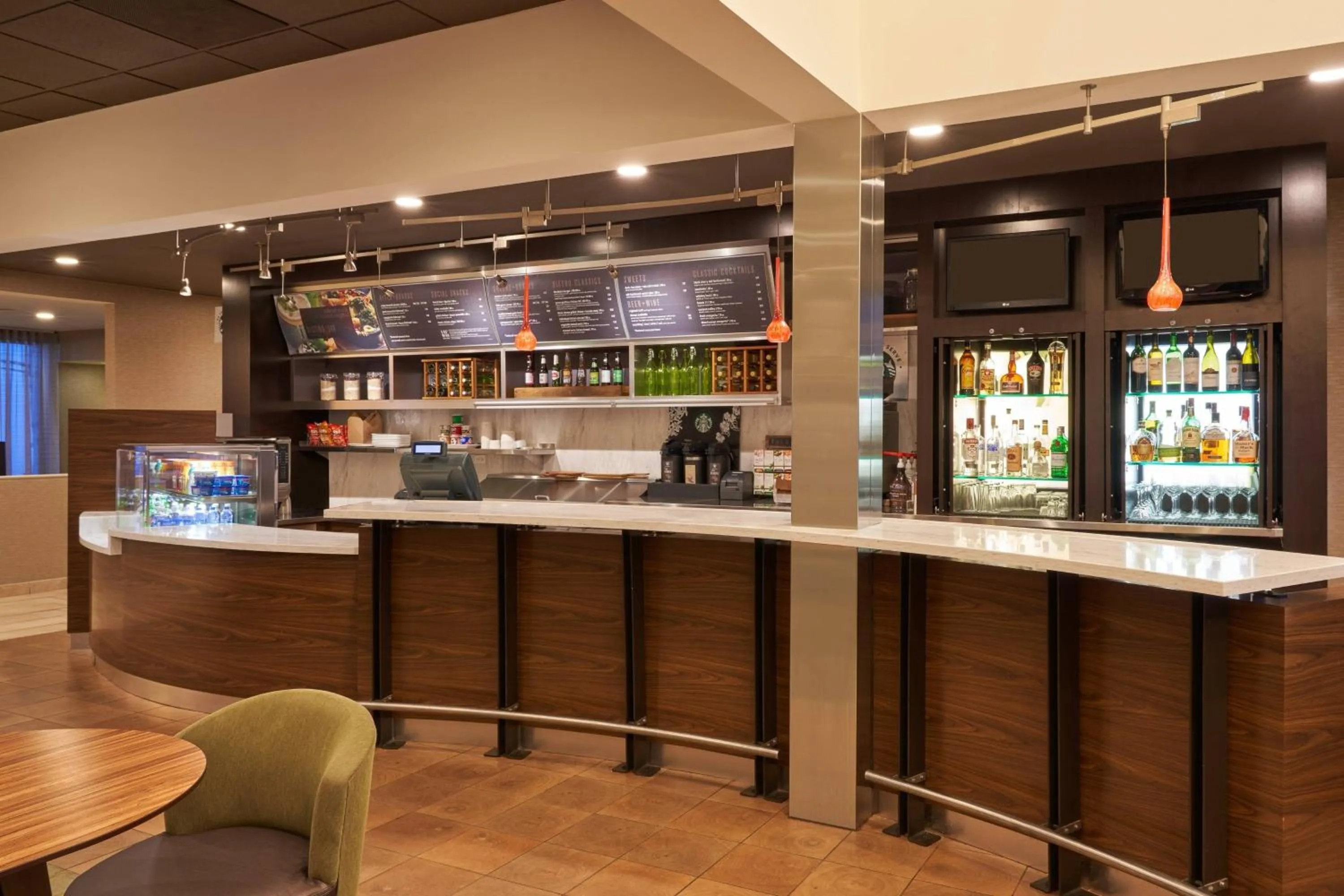 Lounge or bar in Courtyard Chicago Wood Dale / Itasca