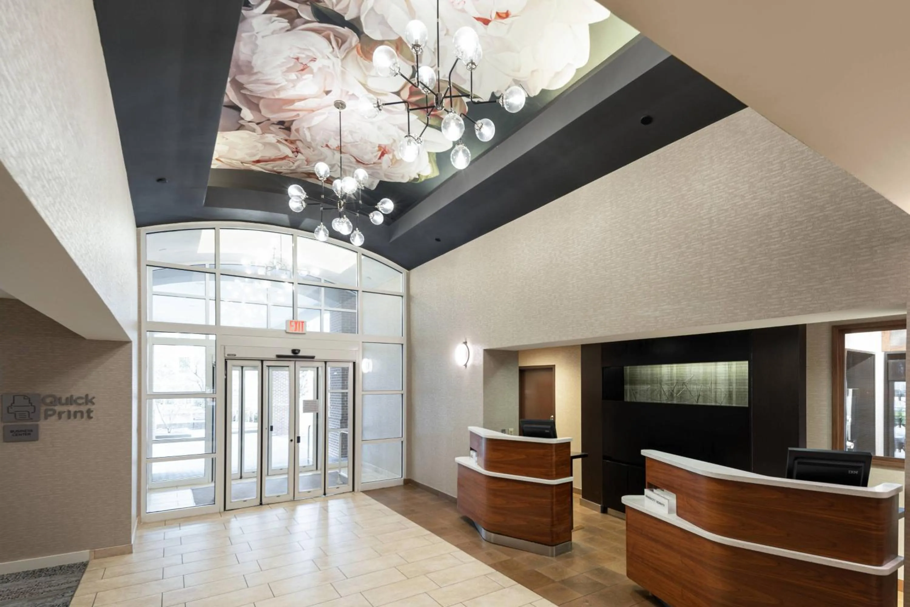 Lobby or reception in Courtyard by Marriott Charlottesville - University Medical Center