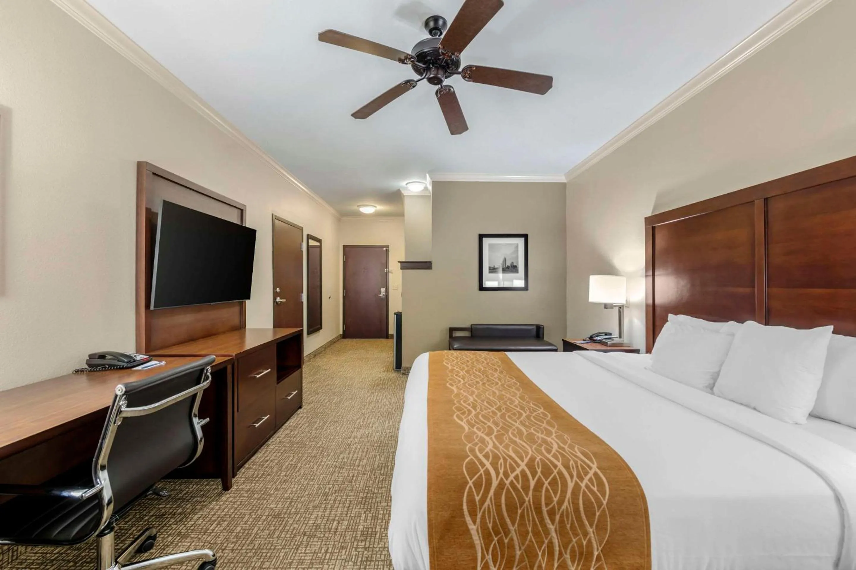 Bedroom, Bed in Comfort Inn & Suites Fort Worth - Fossil Creek