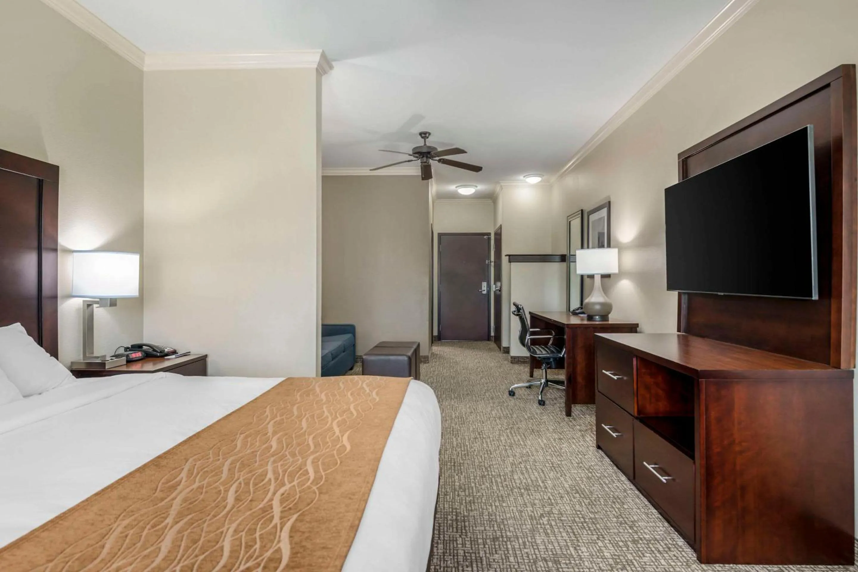 Bedroom, Bed in Comfort Inn & Suites Fort Worth - Fossil Creek