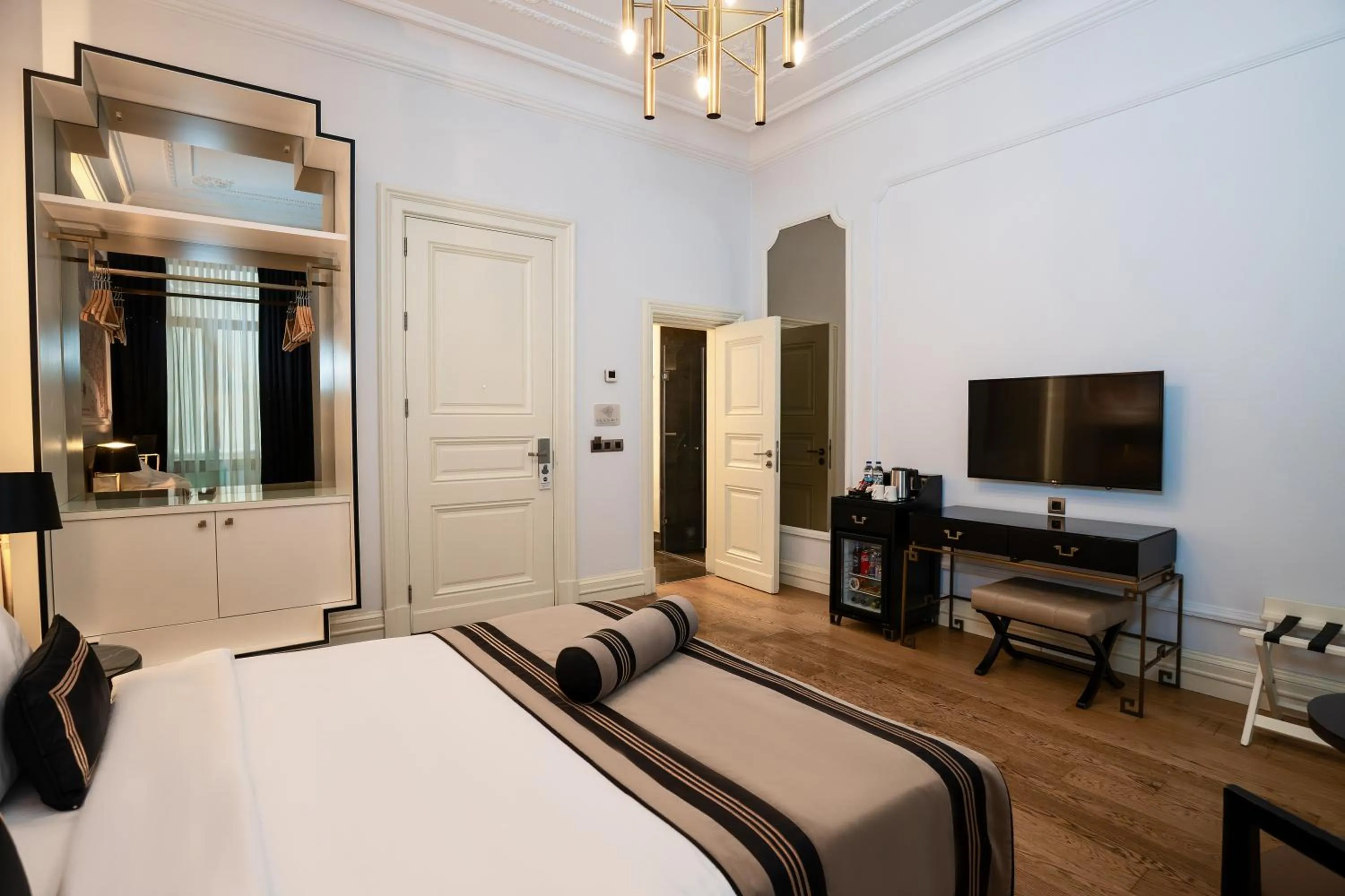 Bed in AKKA Lush Hotel Taksim