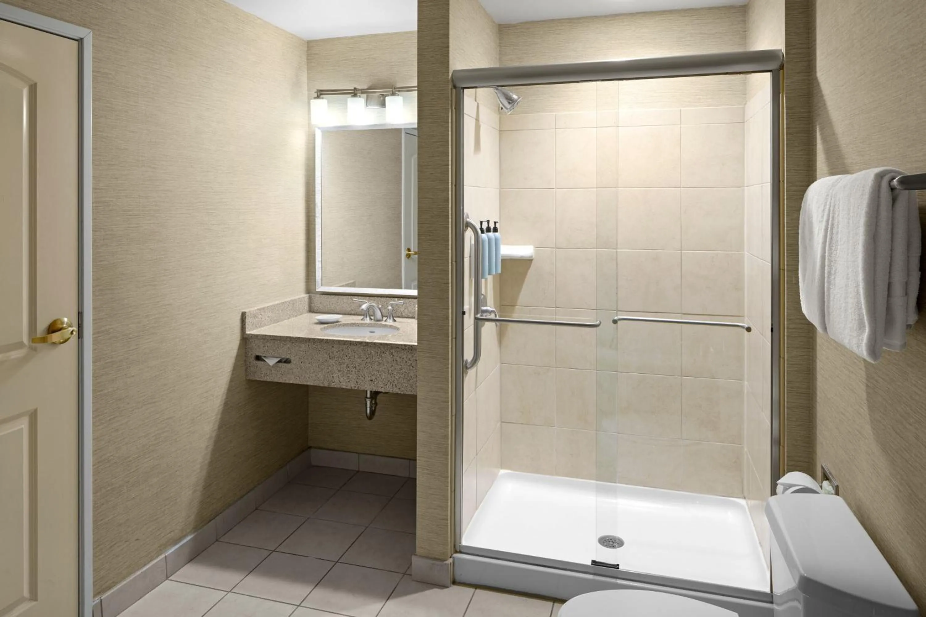 Bathroom in Courtyard Charleston Mount Pleasant