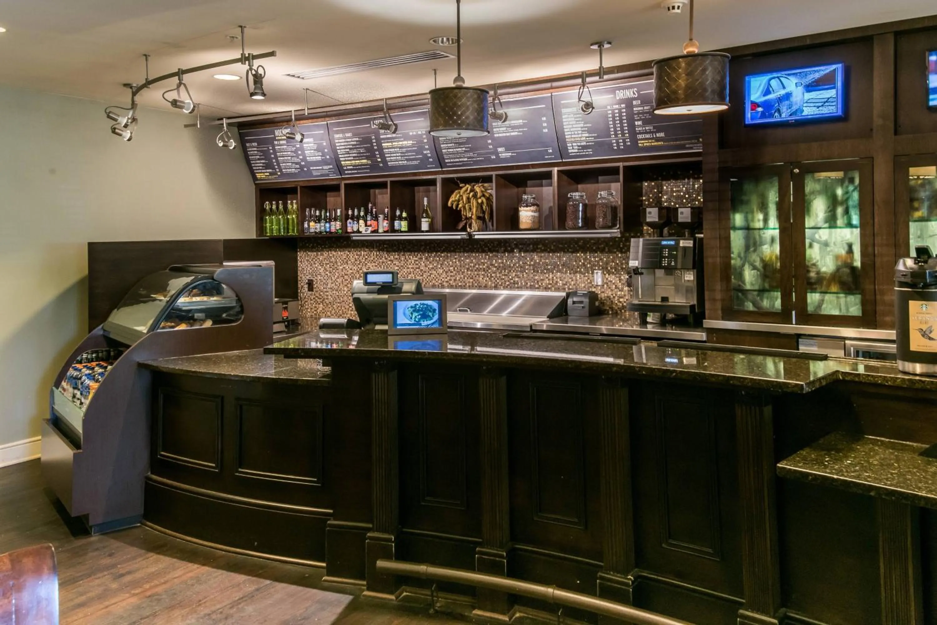 Restaurant/places to eat in Courtyard Charleston Mount Pleasant