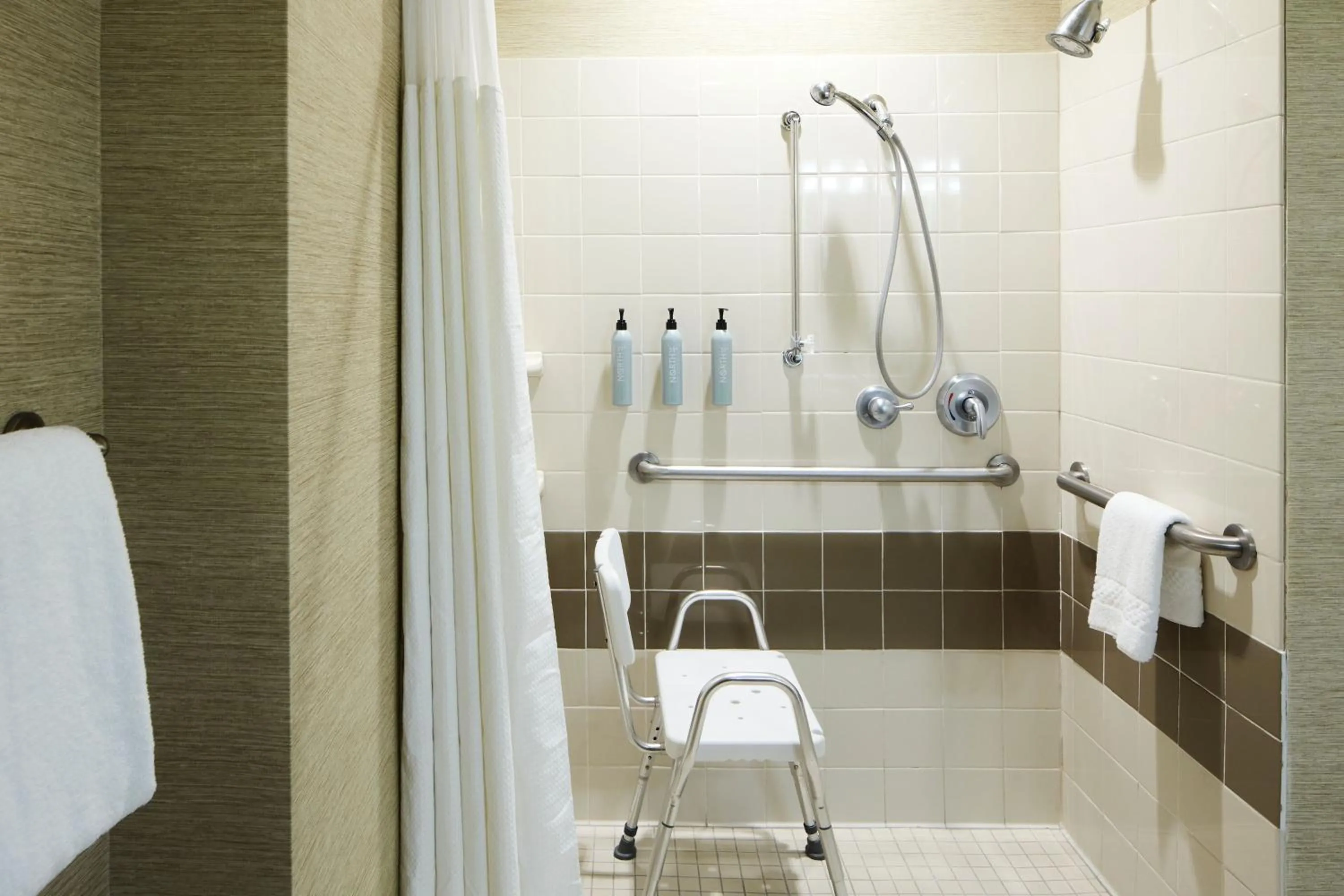 Bathroom in Courtyard Charleston Mount Pleasant