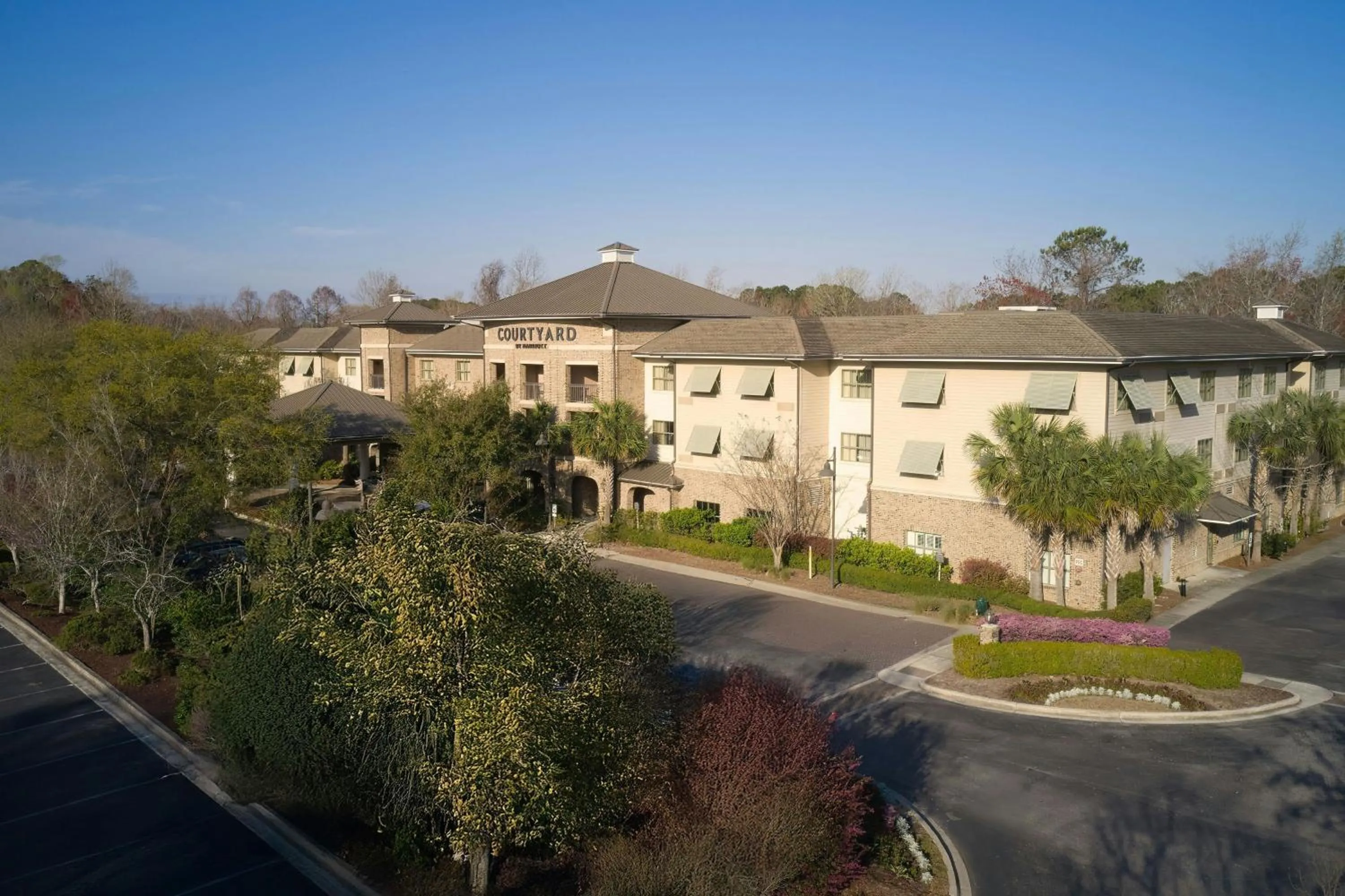 Property building in Courtyard Charleston Mount Pleasant