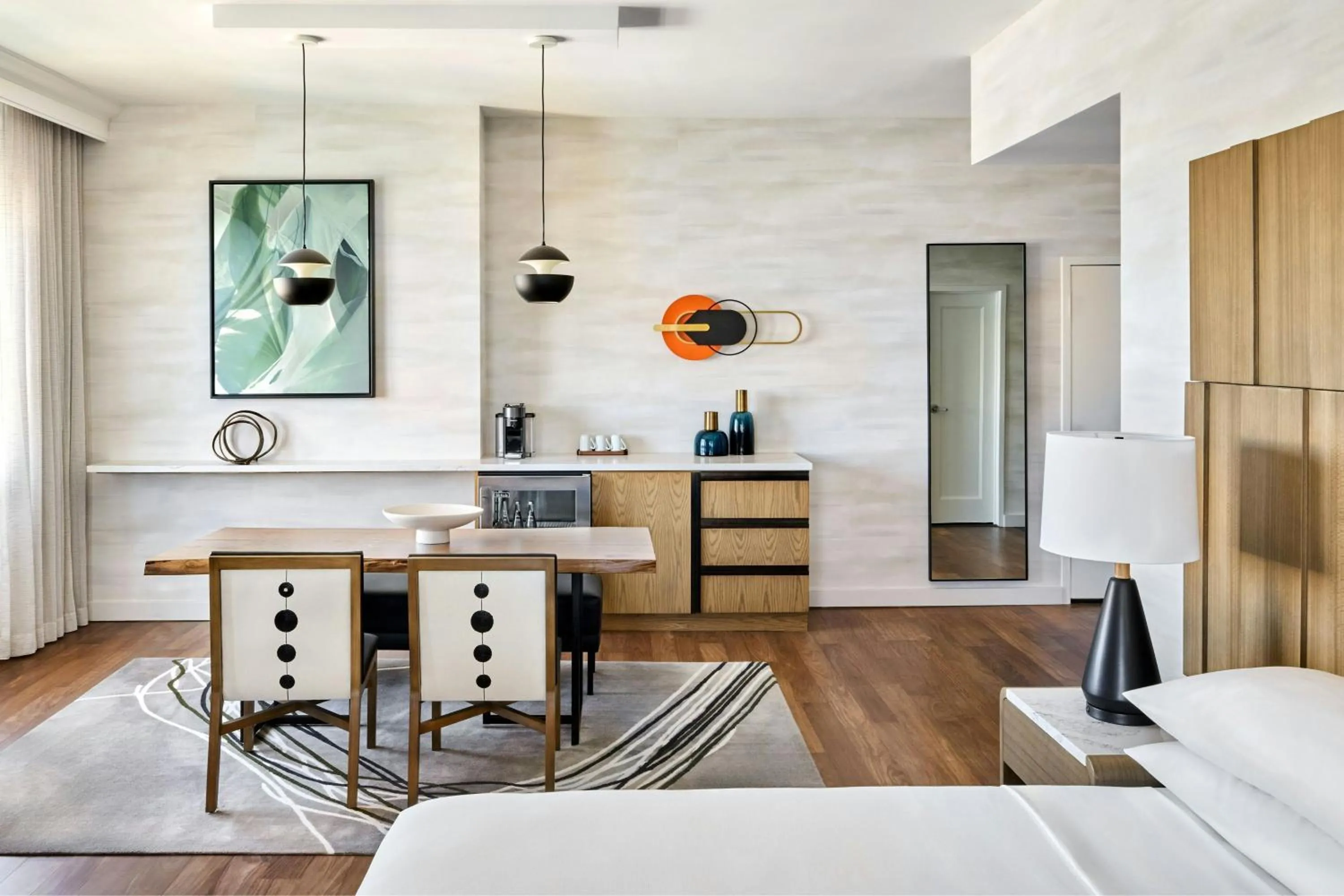 Photo of the whole room, Bed in Anaheim Marriott