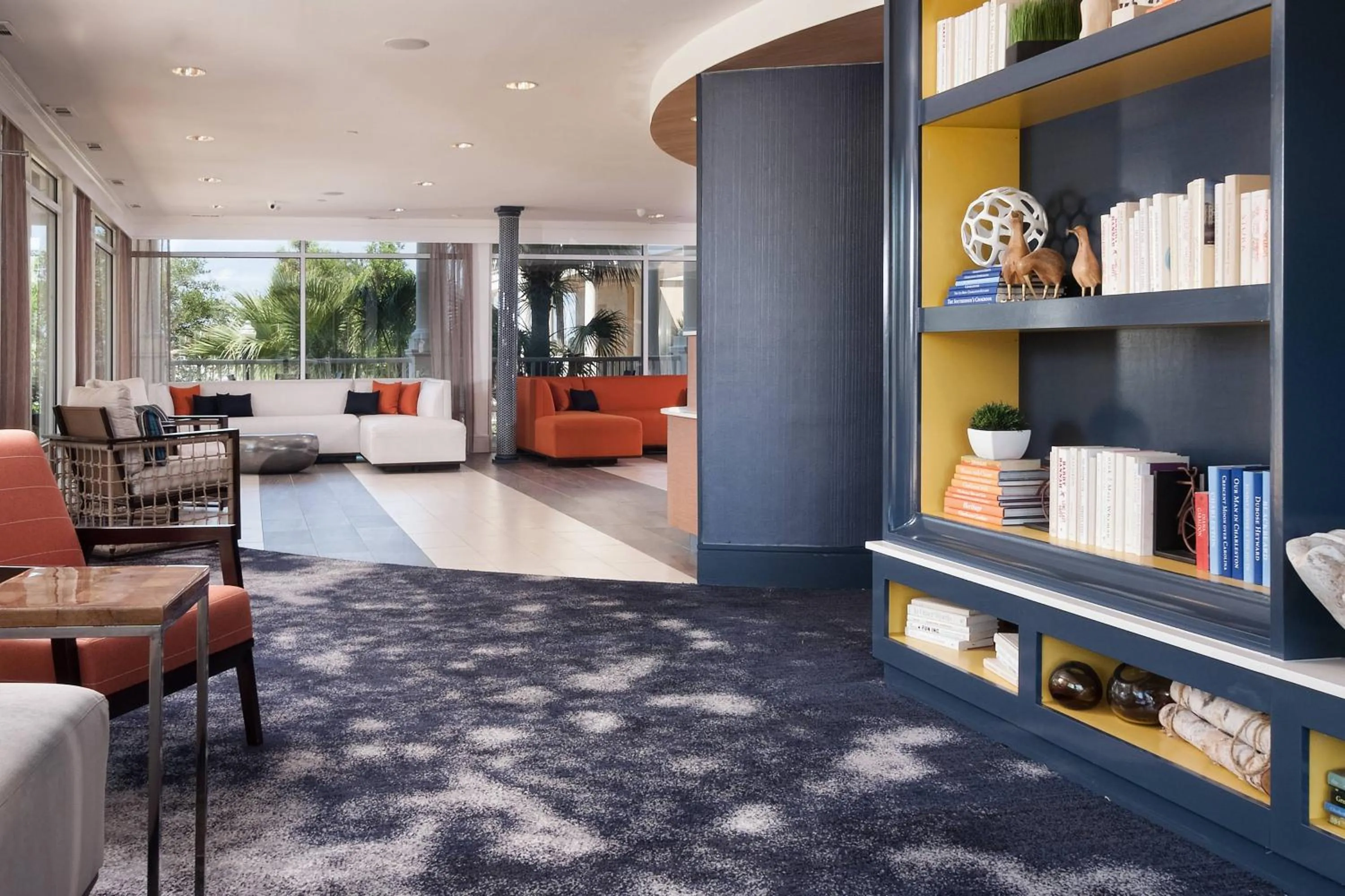 Lobby or reception in Courtyard Charleston Waterfront