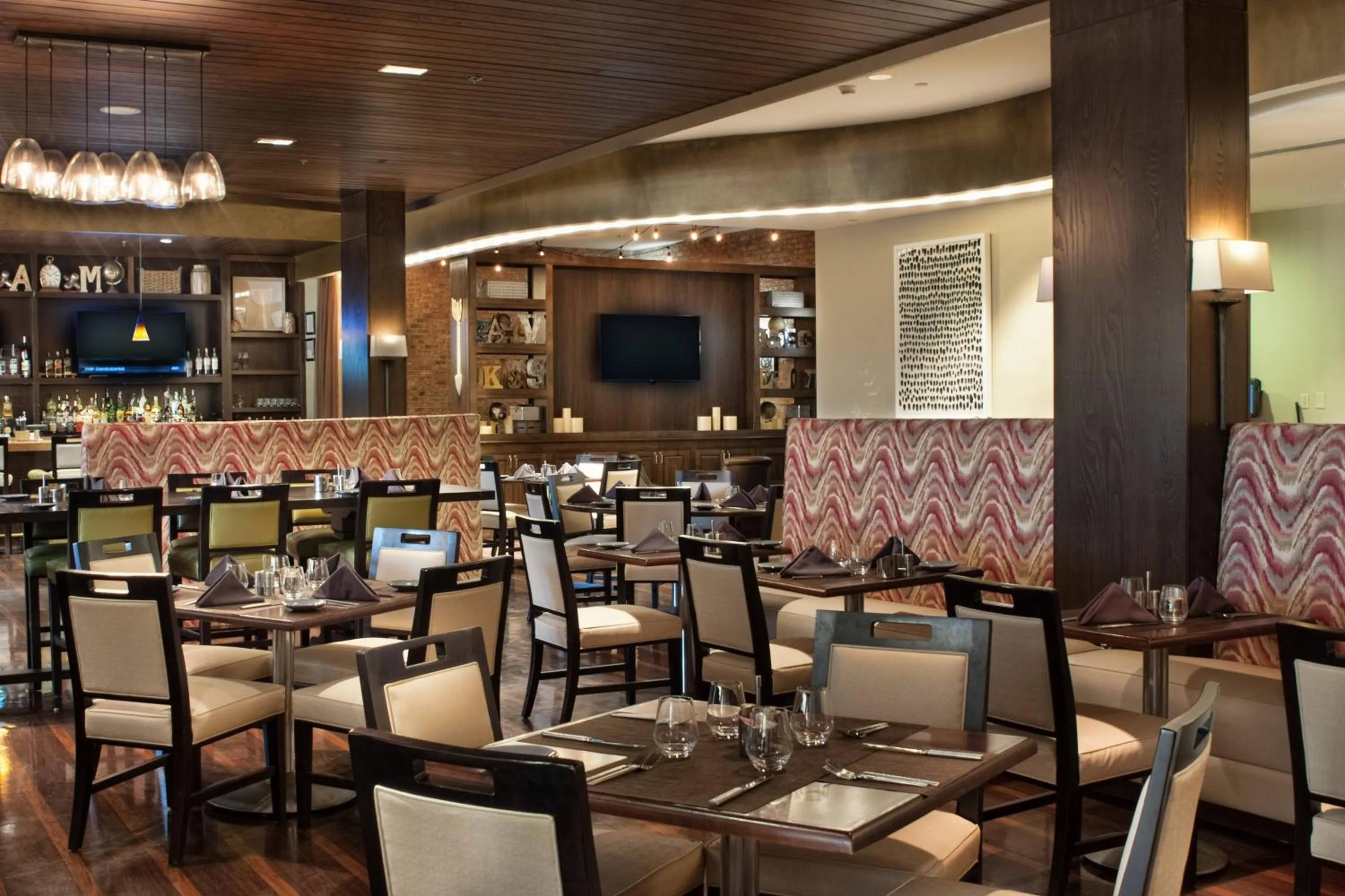 Restaurant/places to eat in Charleston Marriott