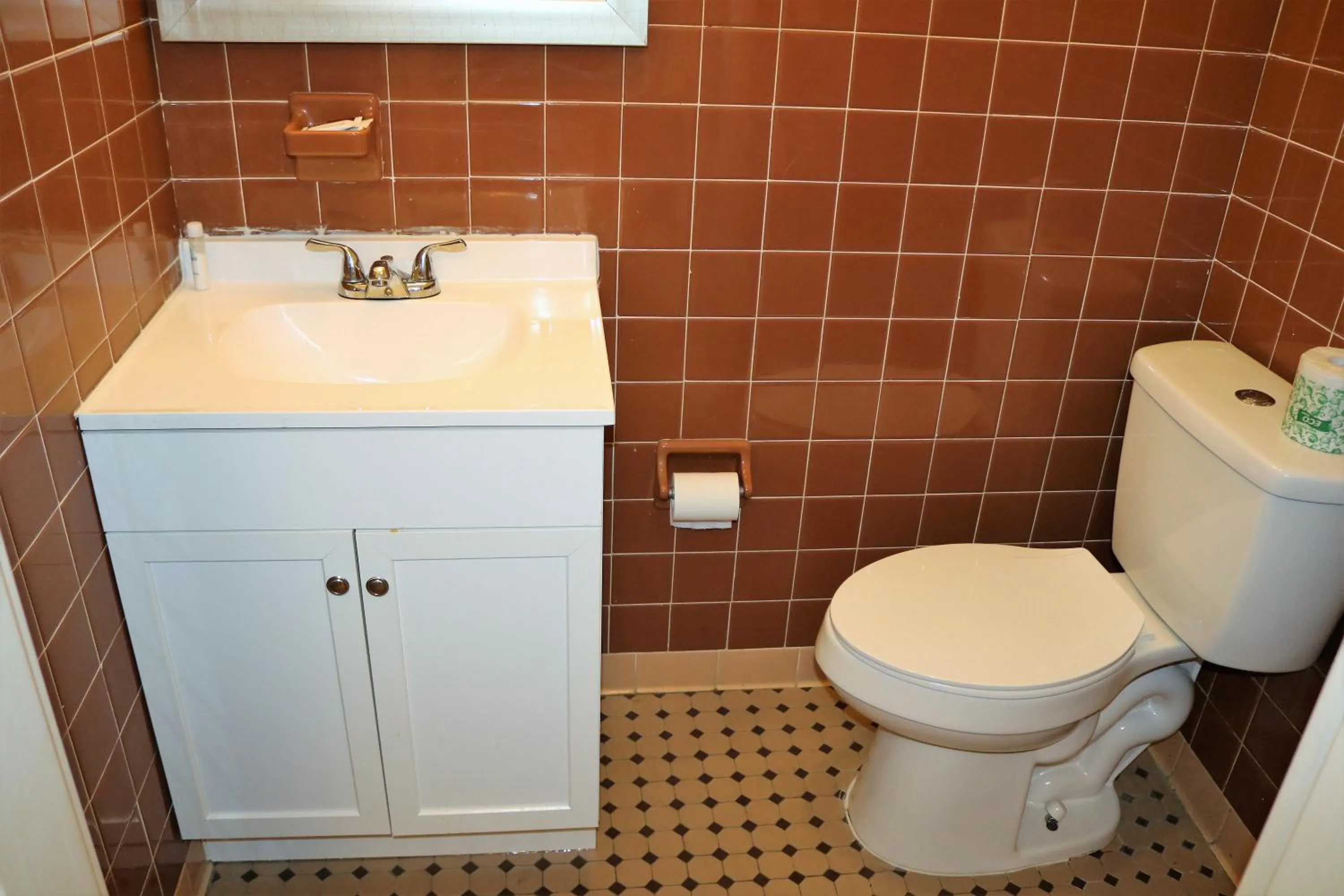 Bathroom in Rodeway Inn Harlan