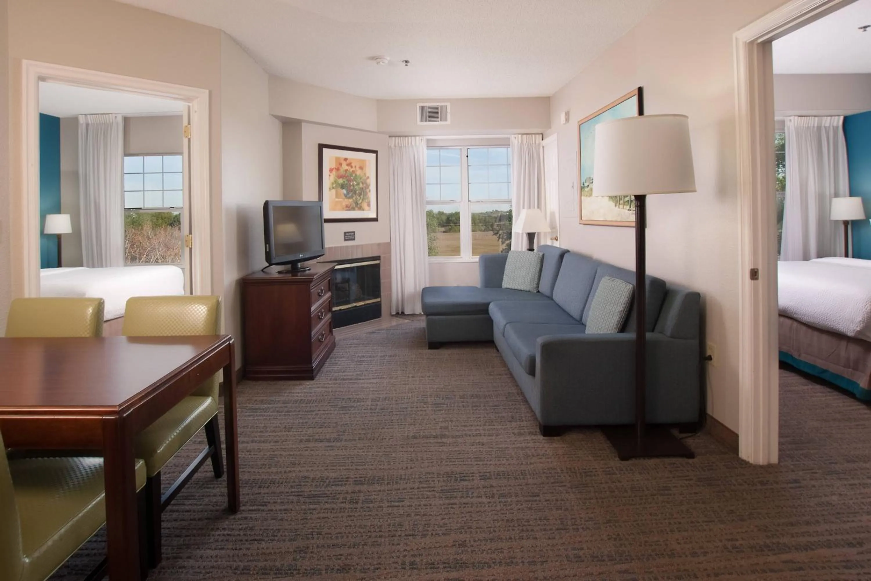 Living room, Bed in Residence Inn Charleston Riverview