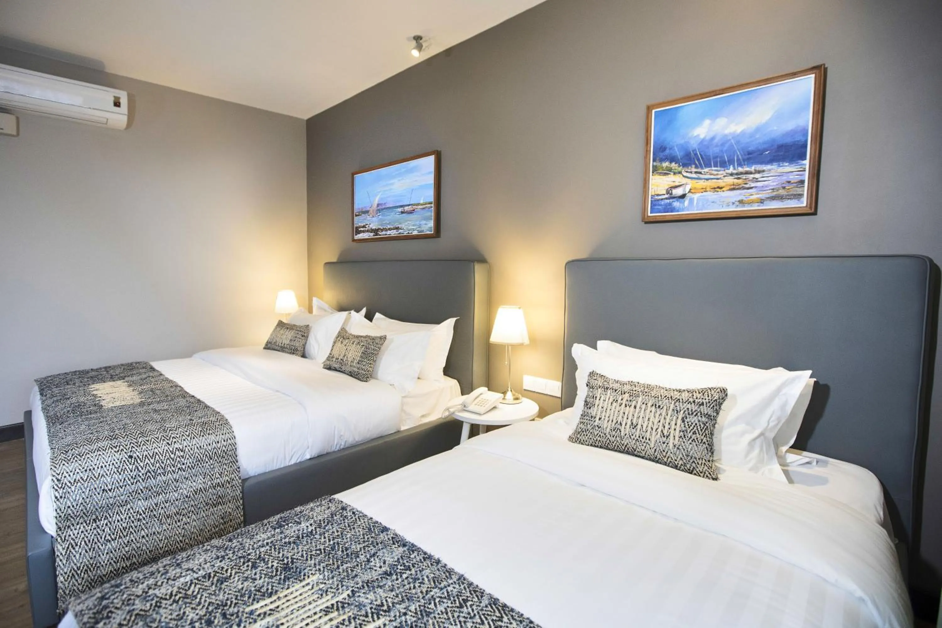 Photo of the whole room, Bed in San Cristobal Boutique Hotel - Ivato Airport