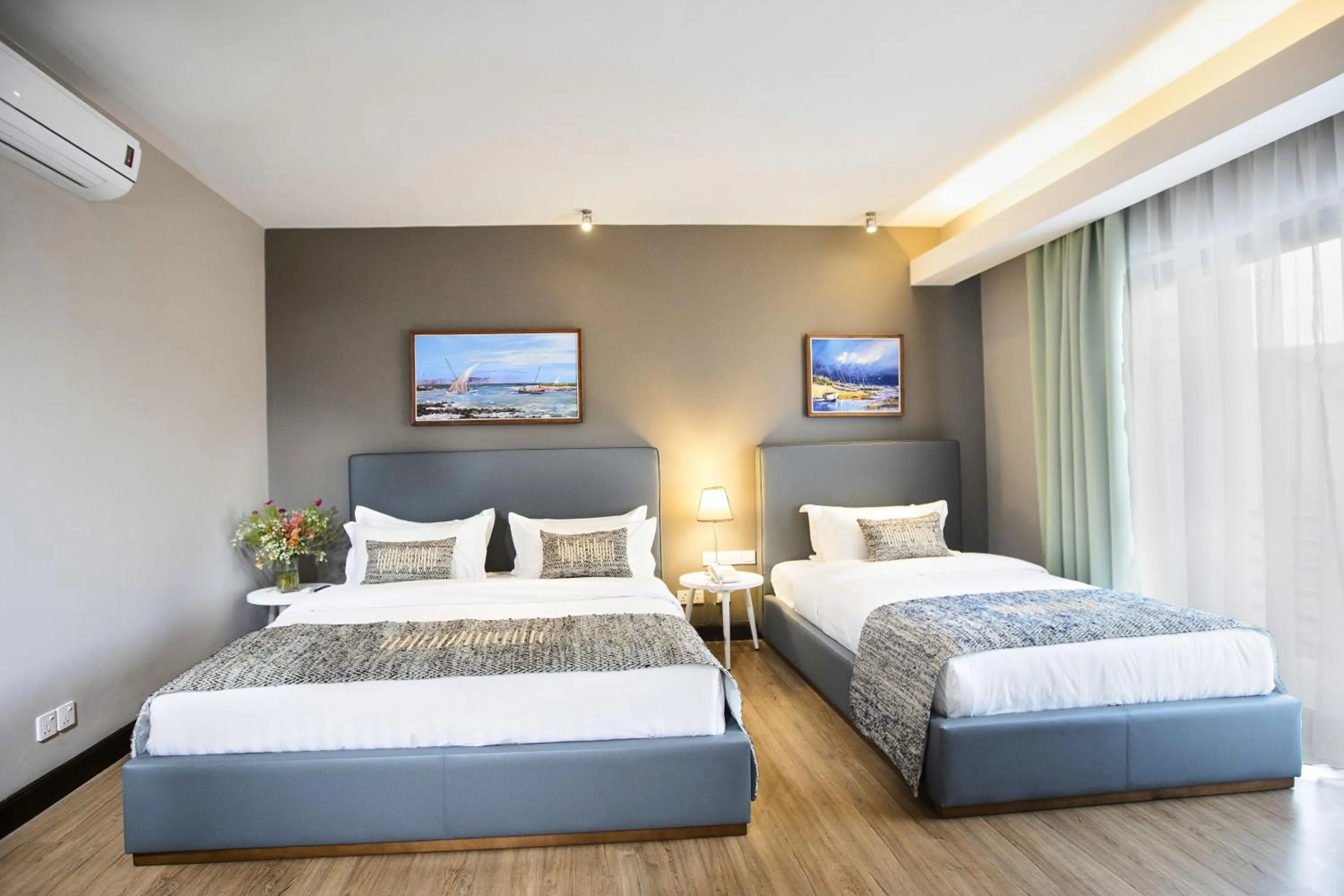 Photo of the whole room, Bed in San Cristobal Boutique Hotel - Ivato Airport