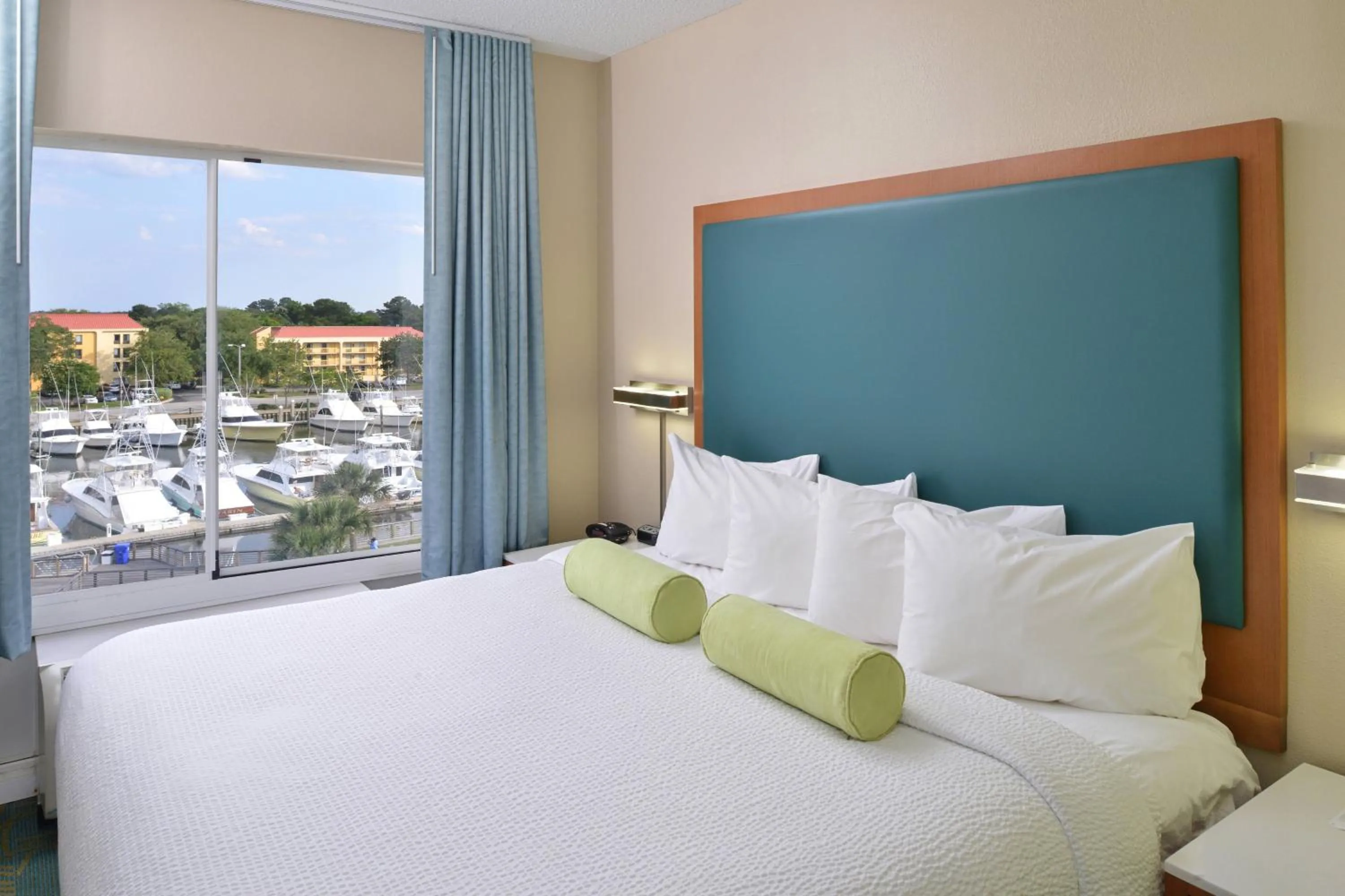 Bedroom, Bed in SpringHill Suites by Marriott Charleston Riverview
