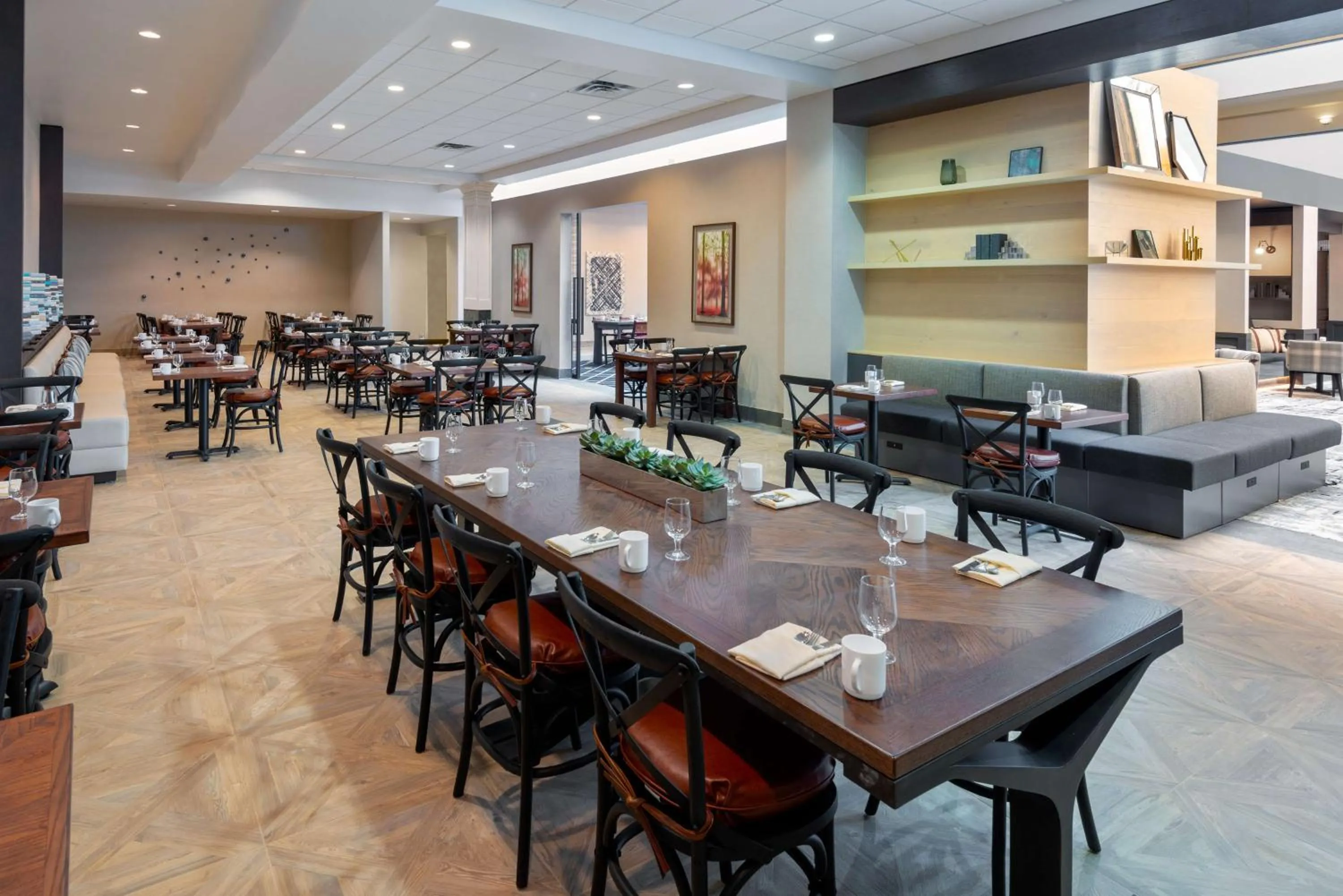 Restaurant/places to eat in Hilton Charlotte Airport Hotel
