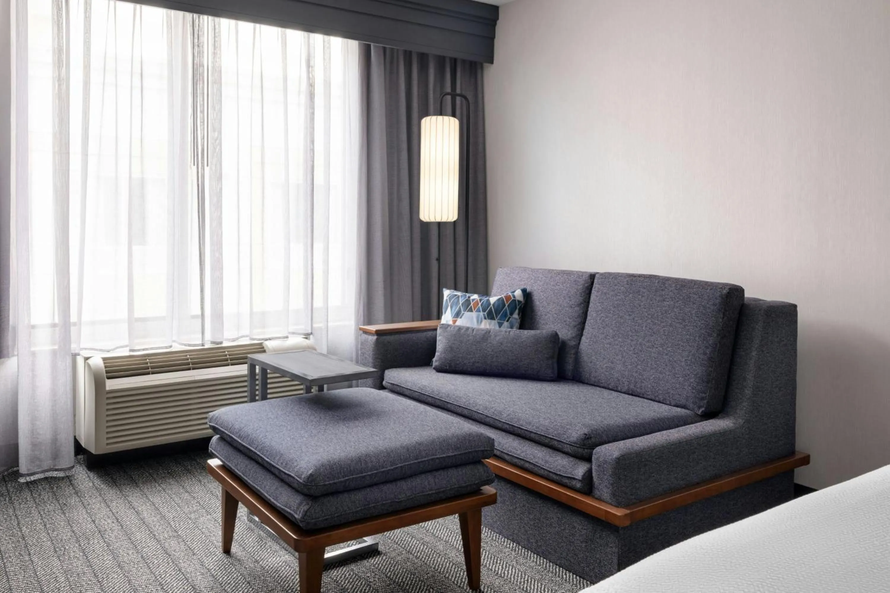 Photo of the whole room in Courtyard Charlotte City Center