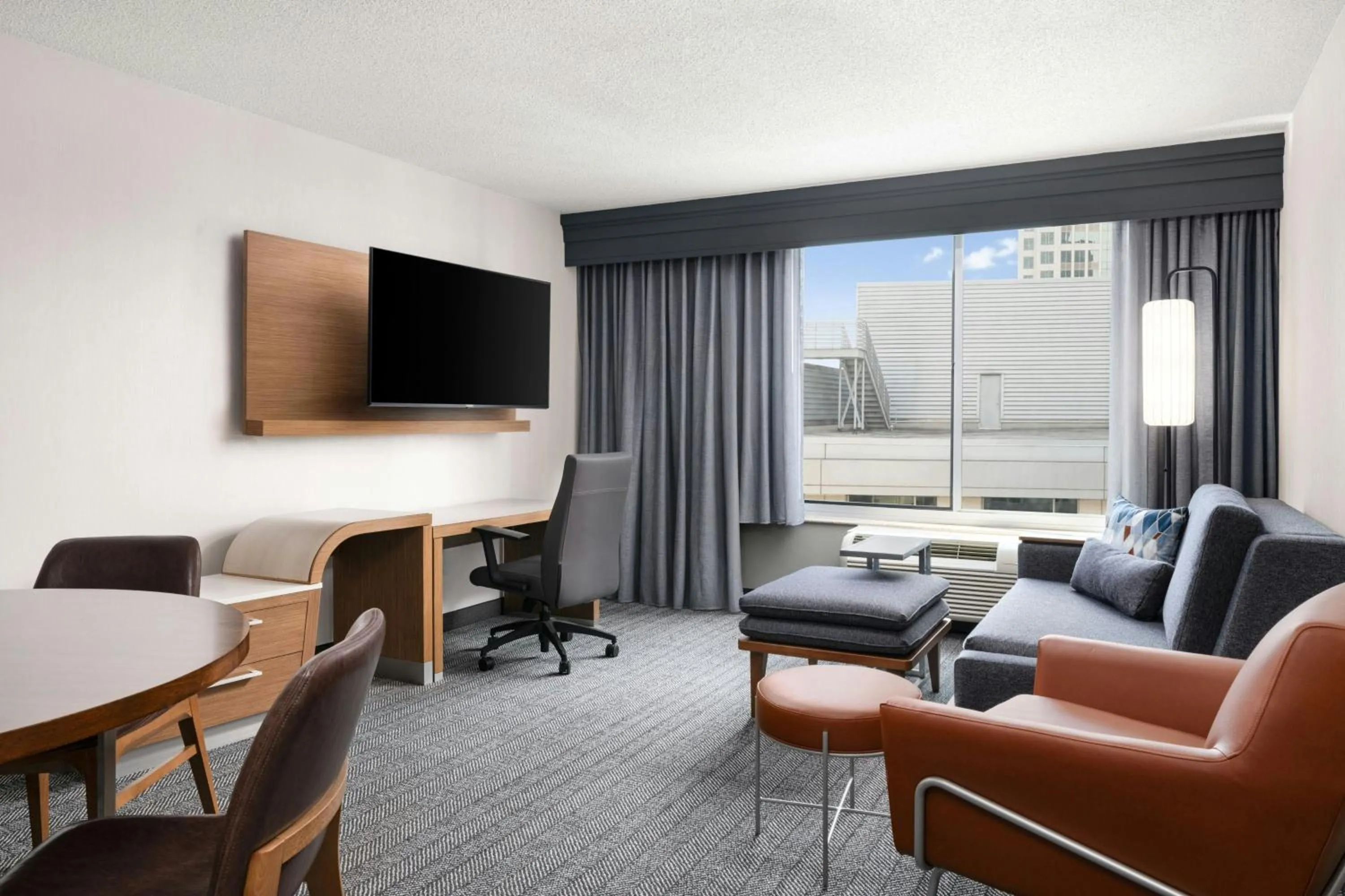 Living room in Courtyard Charlotte City Center