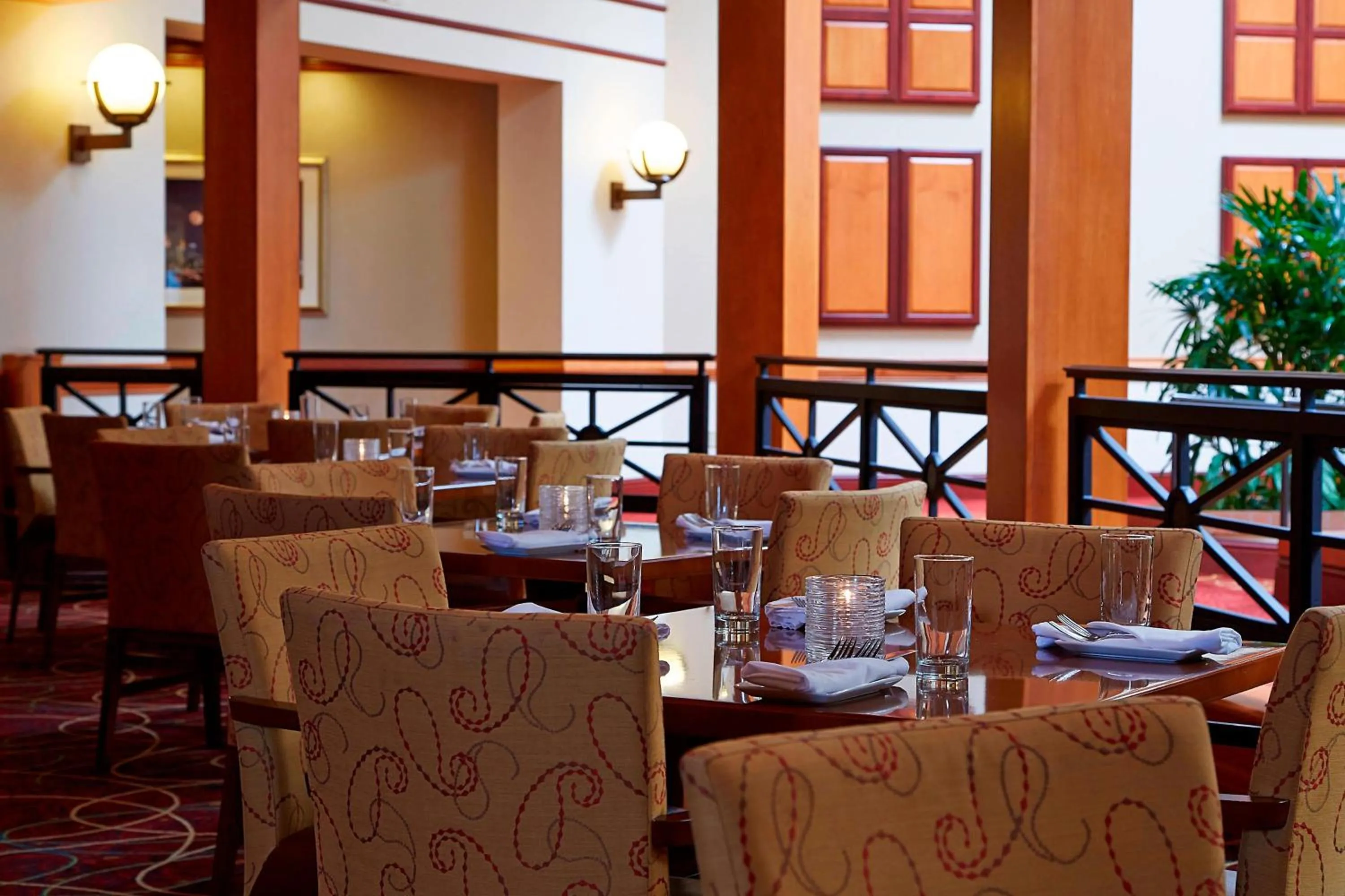 Restaurant/places to eat in Columbus Airport Marriott