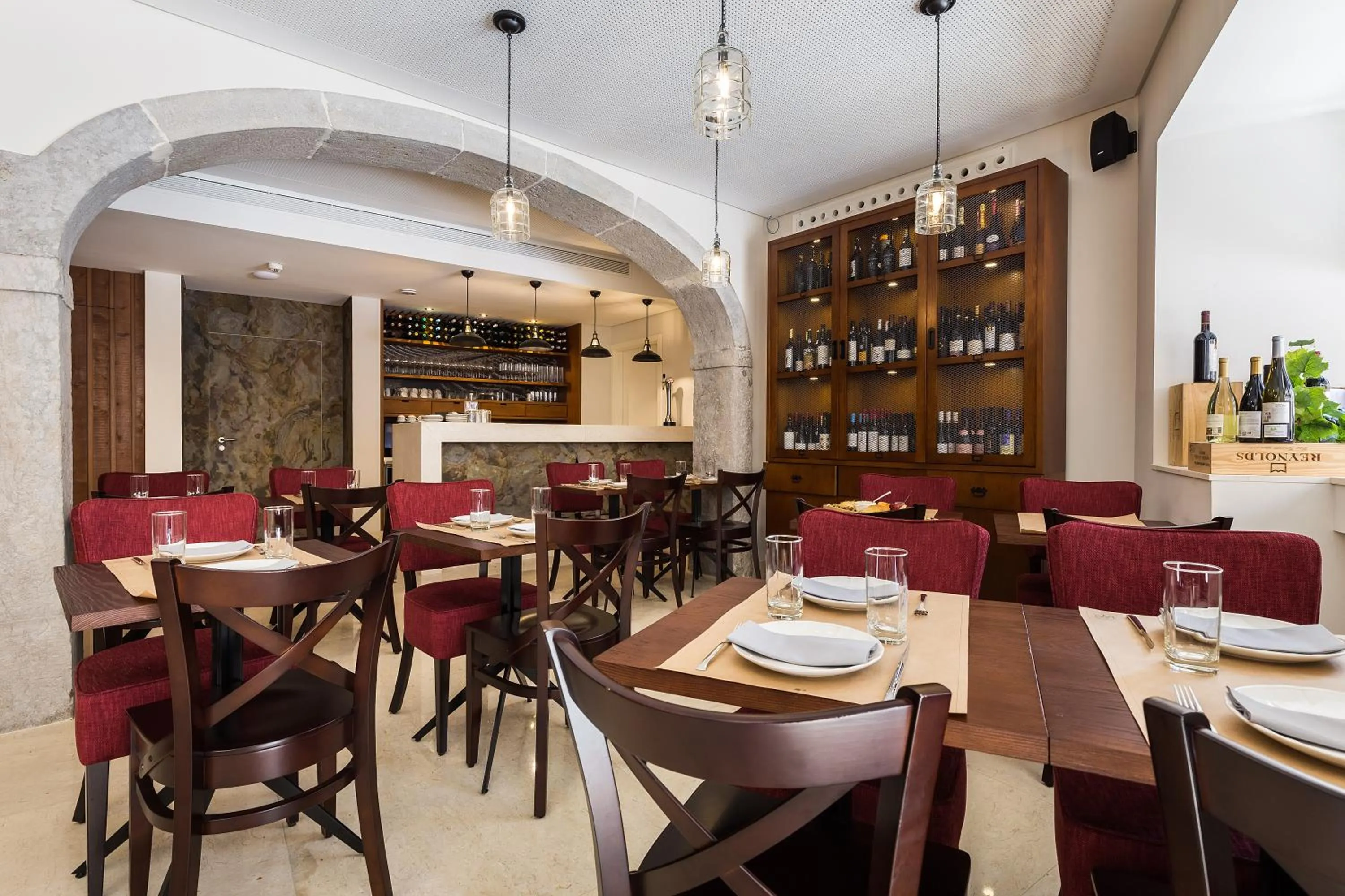 Restaurant/places to eat in Lisbon Wine Hotel
