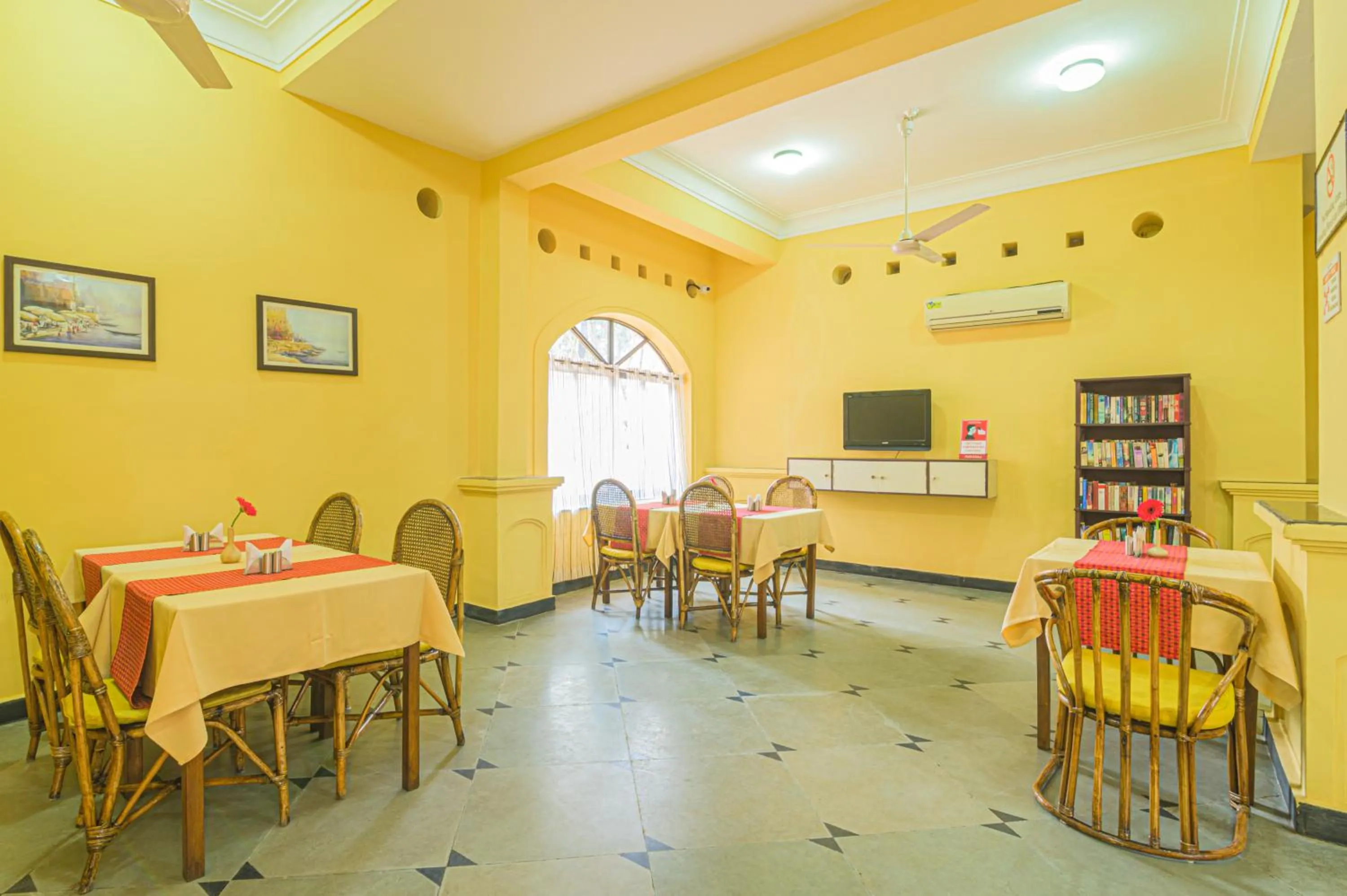 Restaurant/places to eat in The Horizon