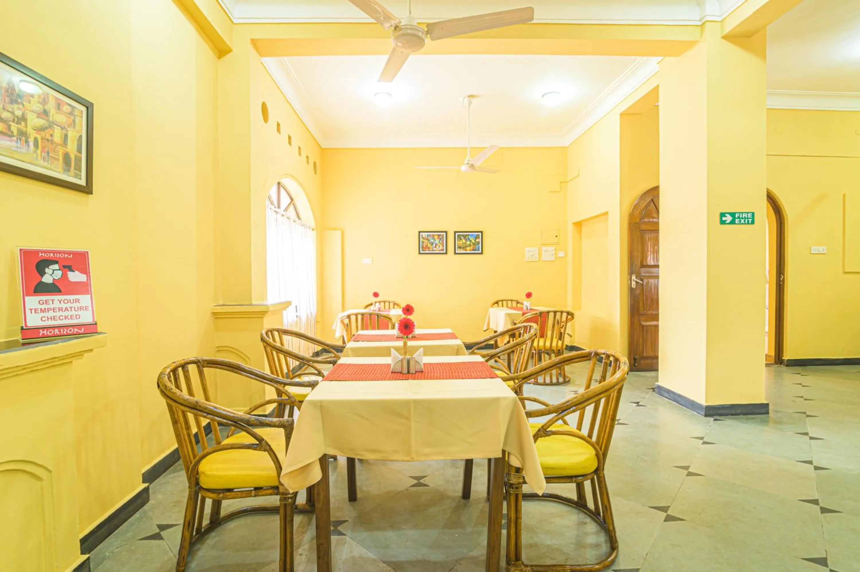 Restaurant/places to eat in The Horizon