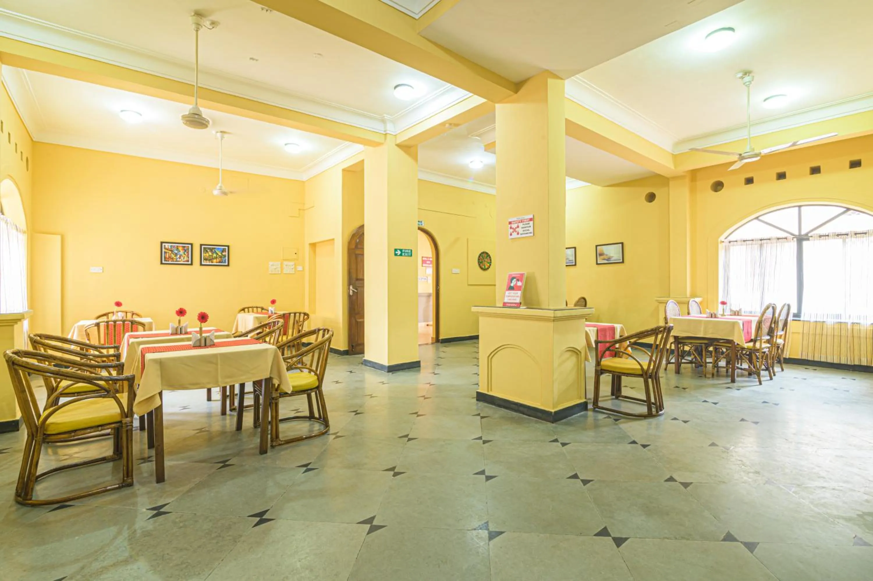 Restaurant/places to eat in The Horizon