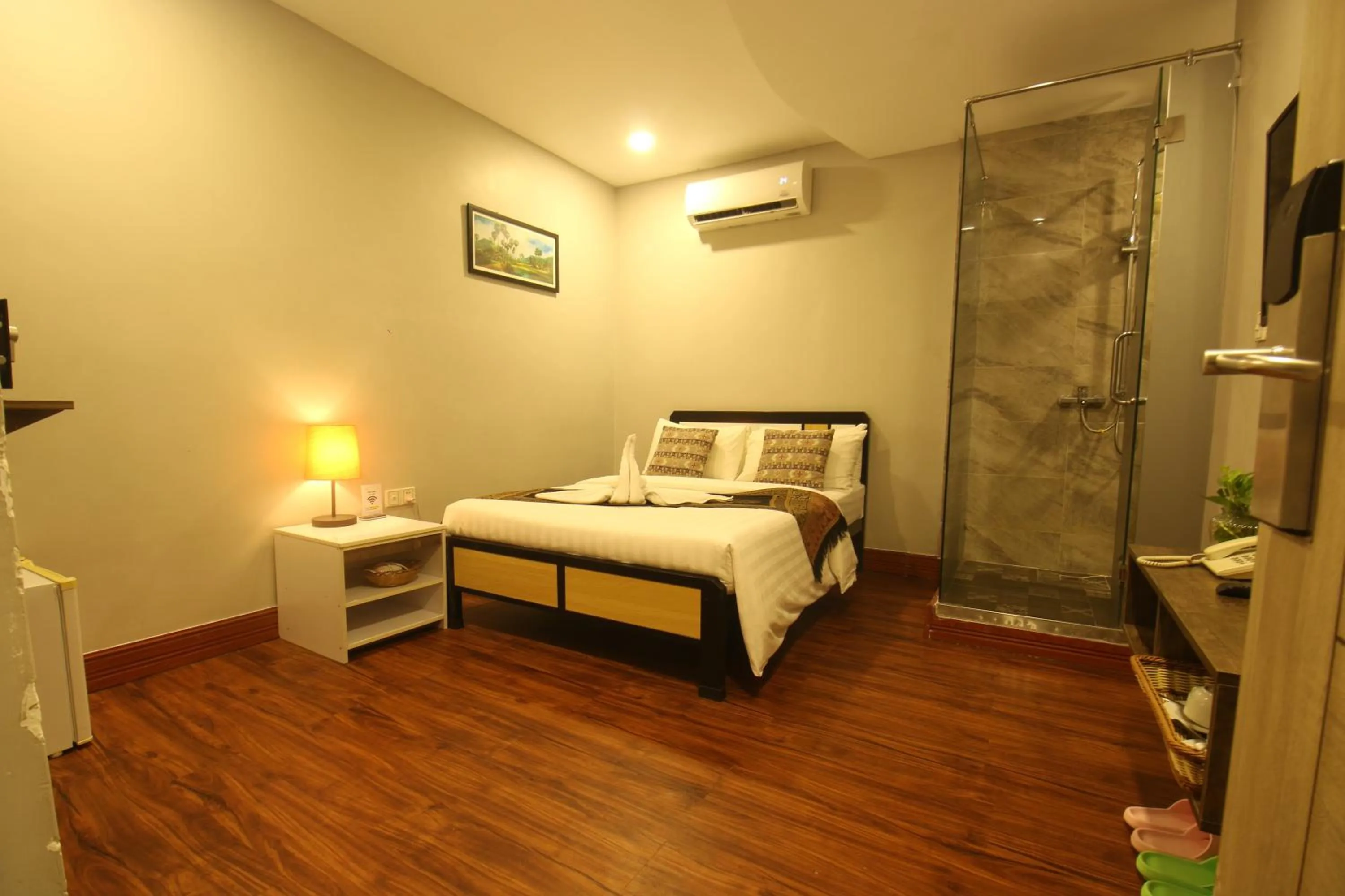 Photo of the whole room, Bed in Ostro Hotel