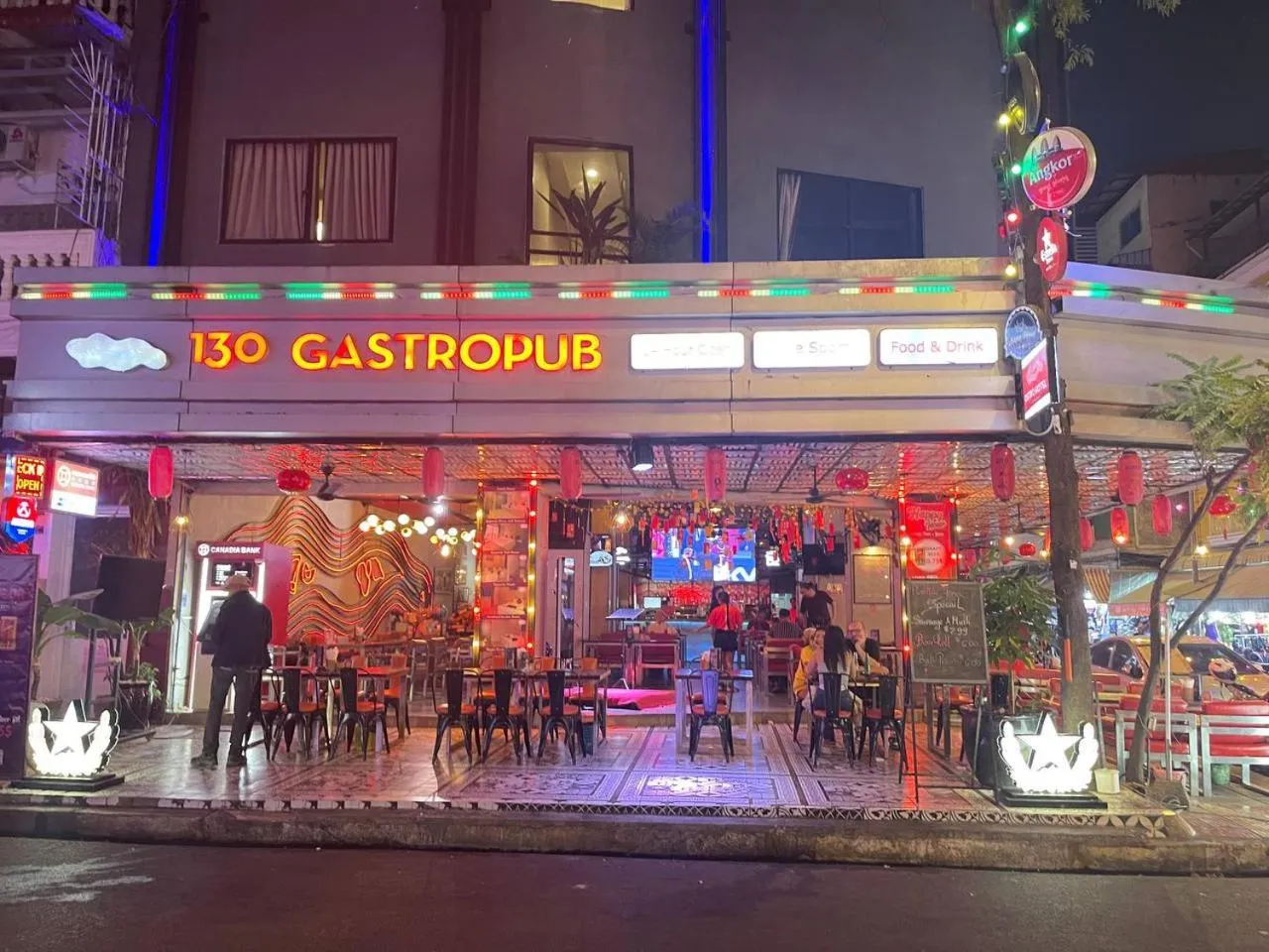 Restaurant/places to eat in Ostro Hotel