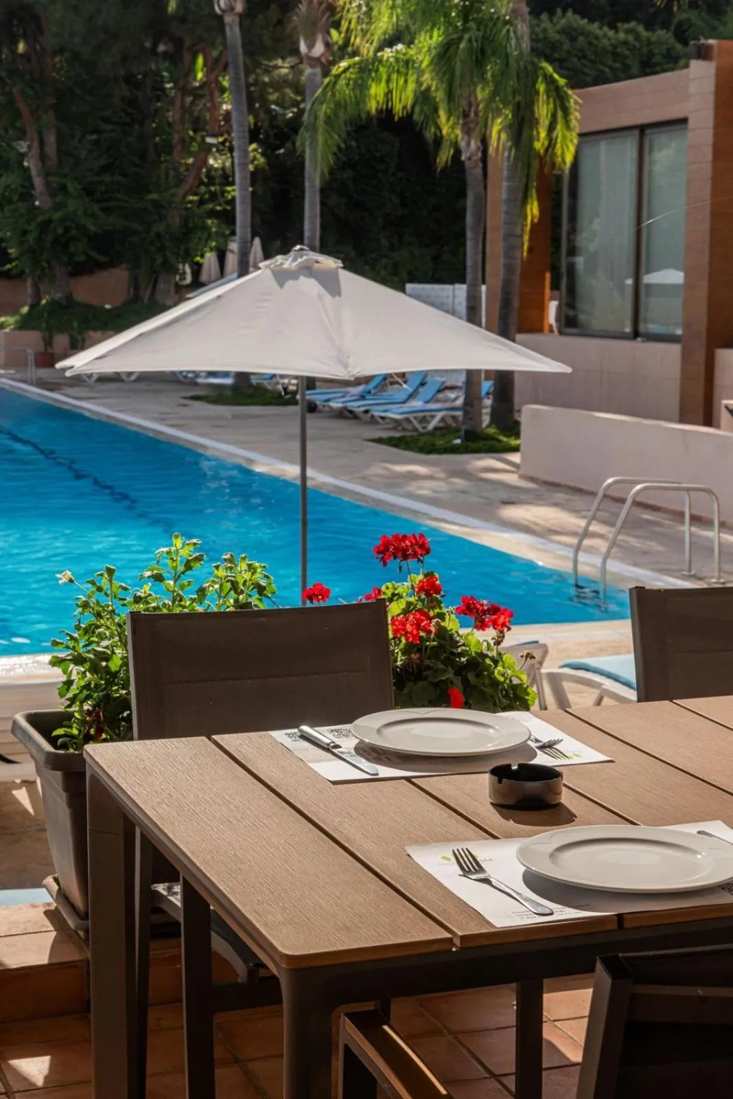 Restaurant/places to eat in Country Lodge Hotel & Resort Beirut