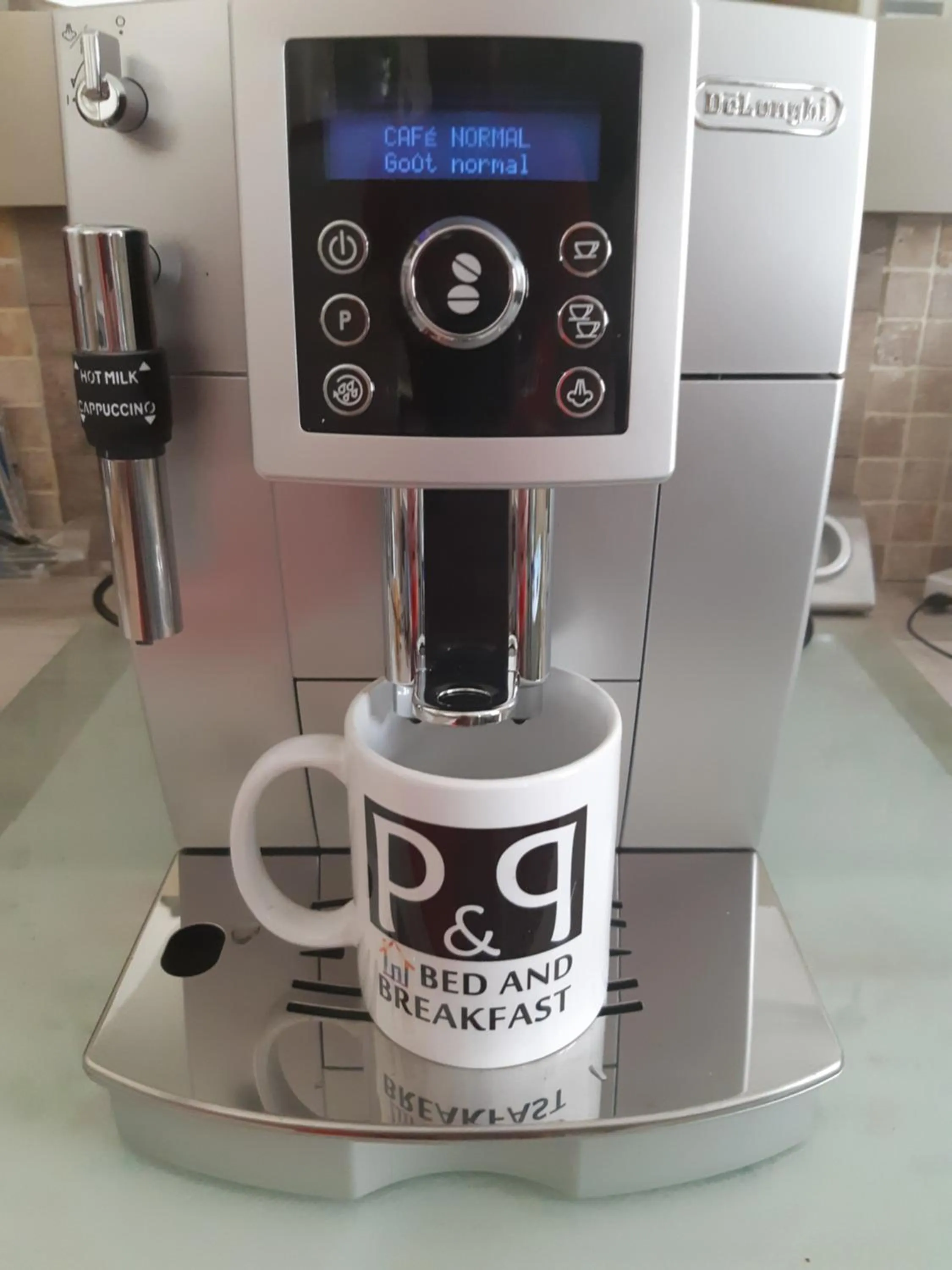 Coffee/tea facilities in Patrick&Pierre Bed and Breakfast Nîmes