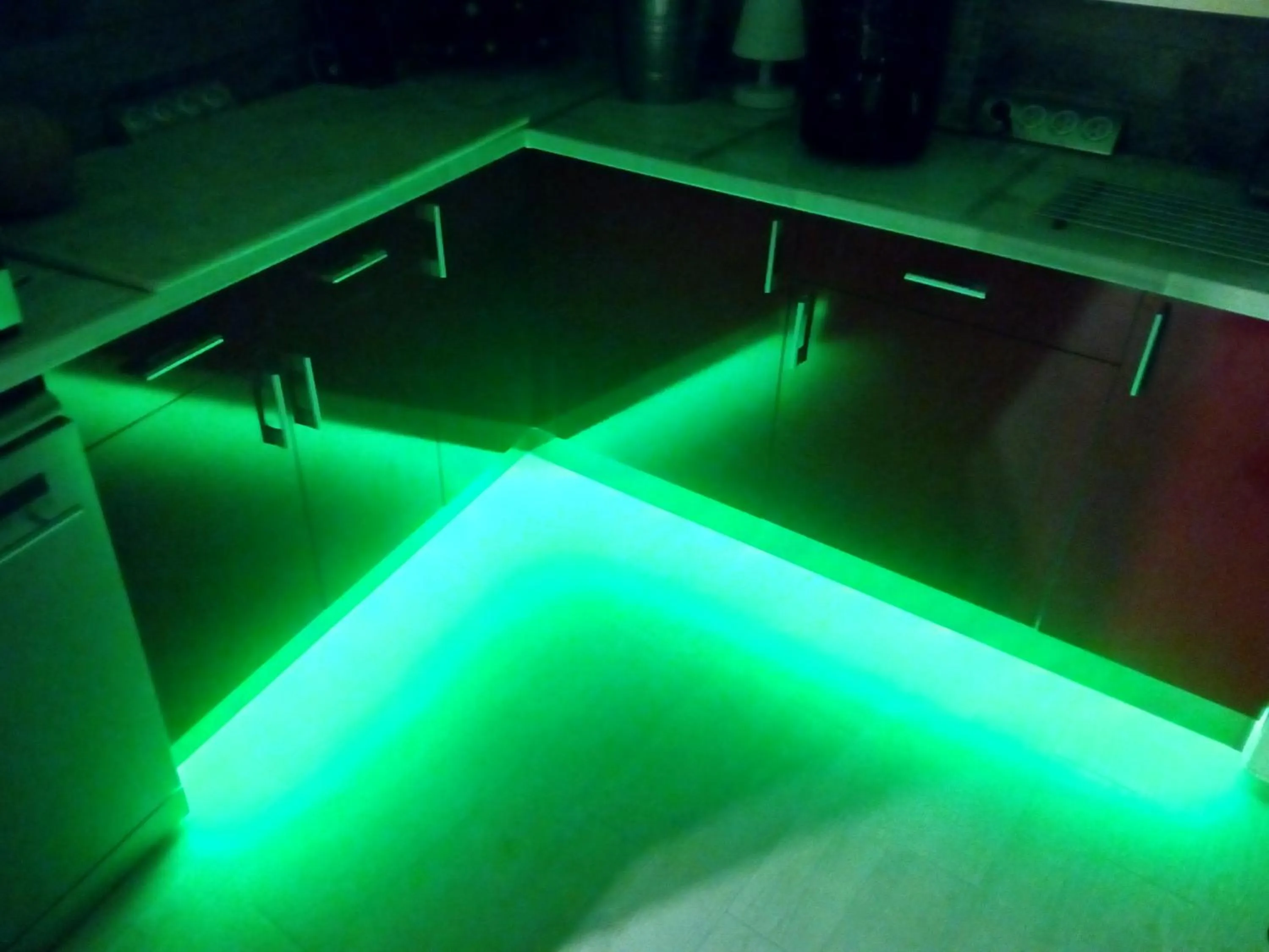 Kitchen or kitchenette in Patrick&Pierre Bed and Breakfast Nîmes