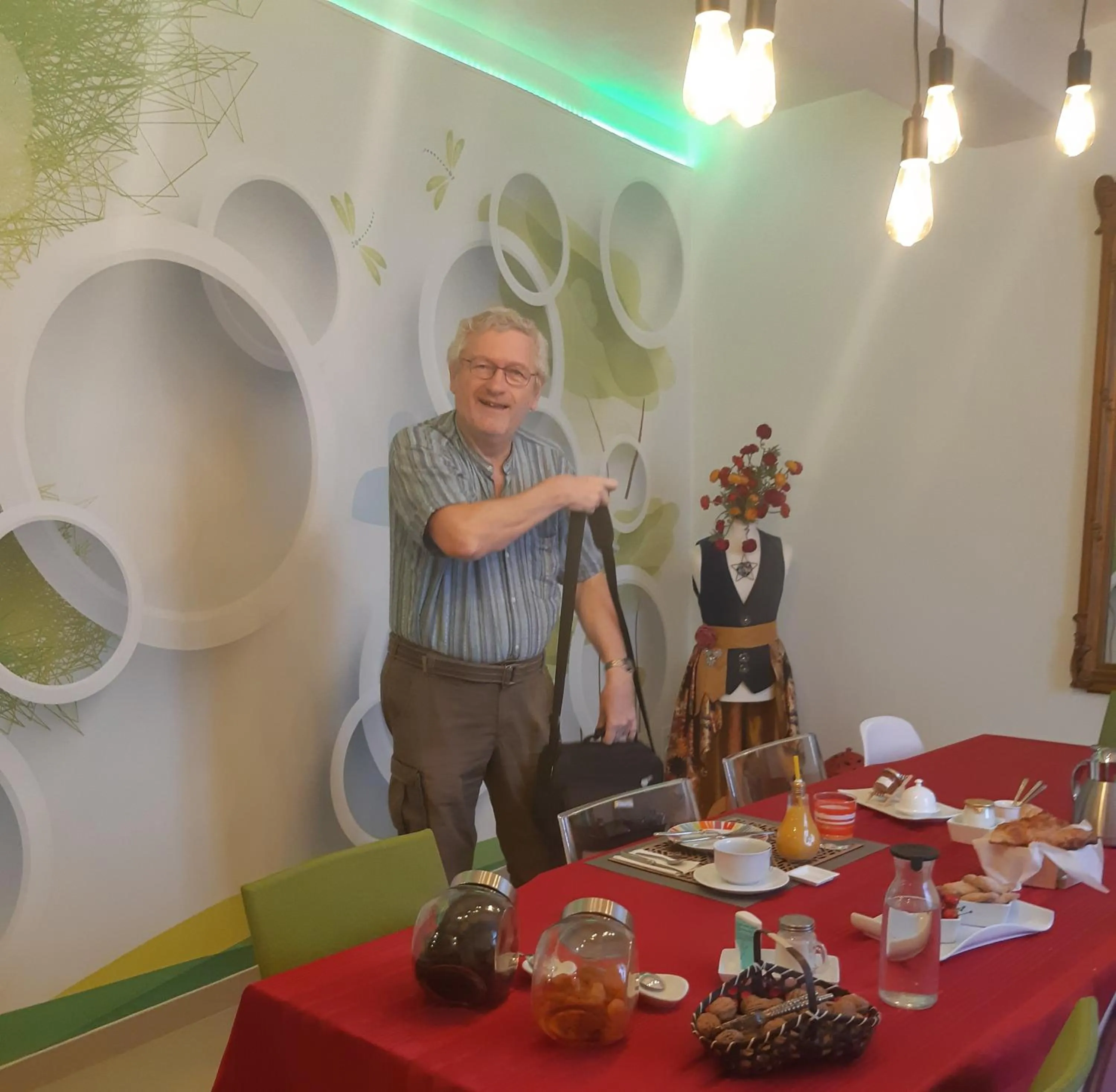 Property building in Patrick&Pierre Bed and Breakfast Nîmes