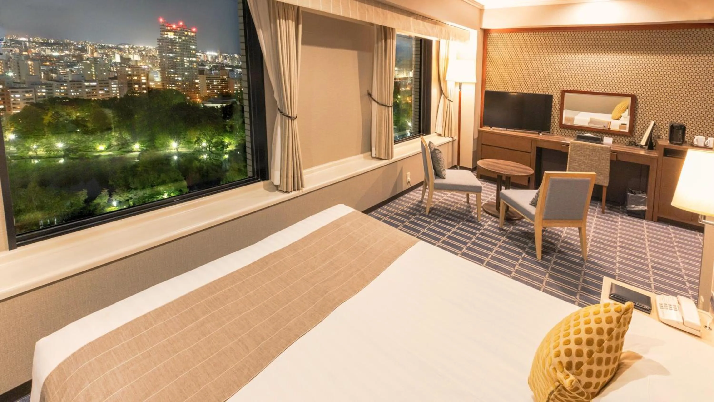 Bed in Premier Hotel Nakajima Park Sapporo