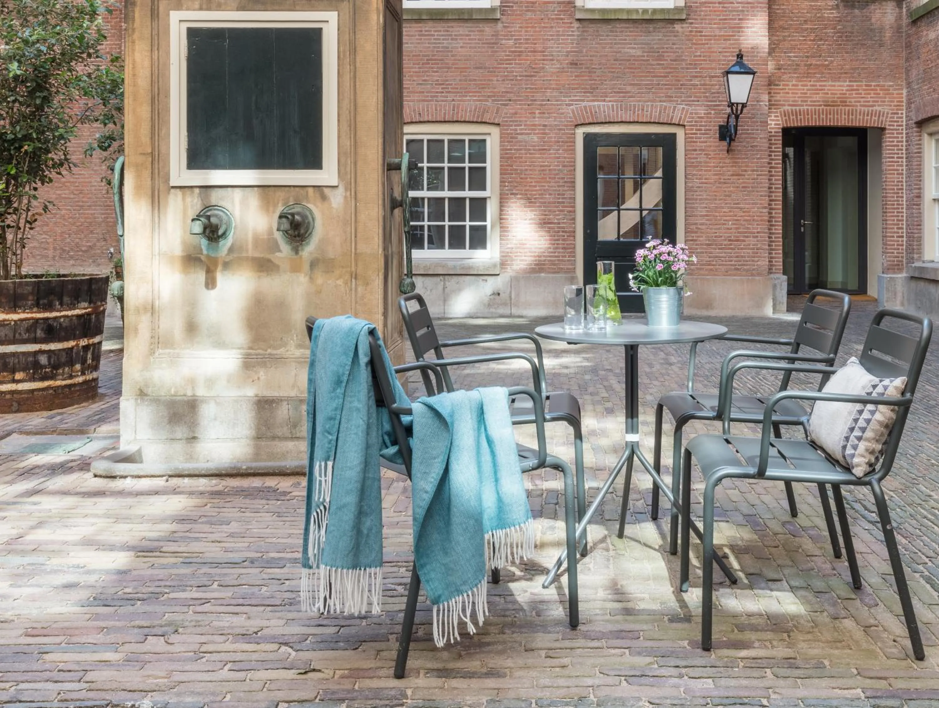 Inner courtyard view in Wittenberg by Cove