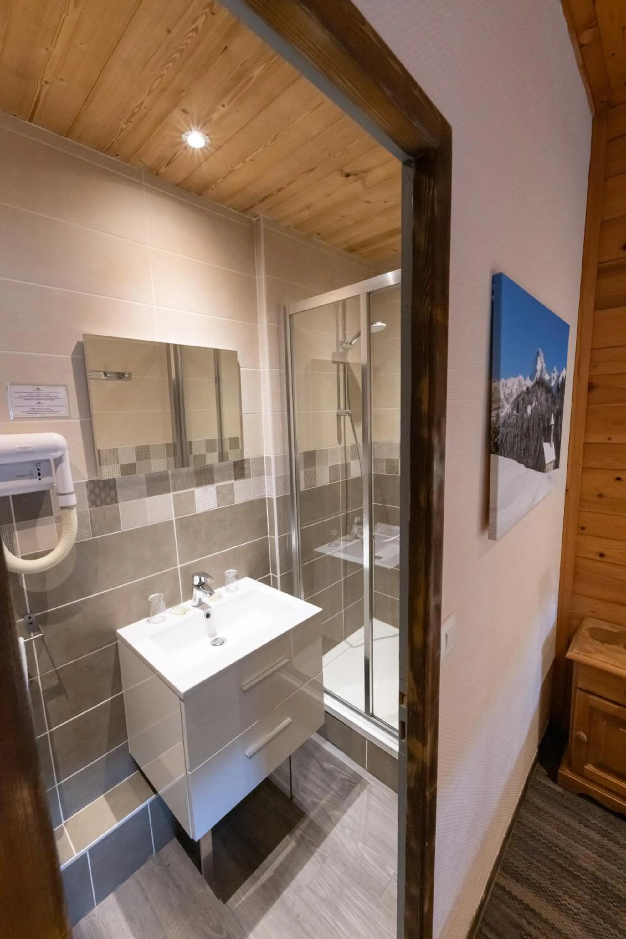 Bathroom in Hotel la Pointe Percee