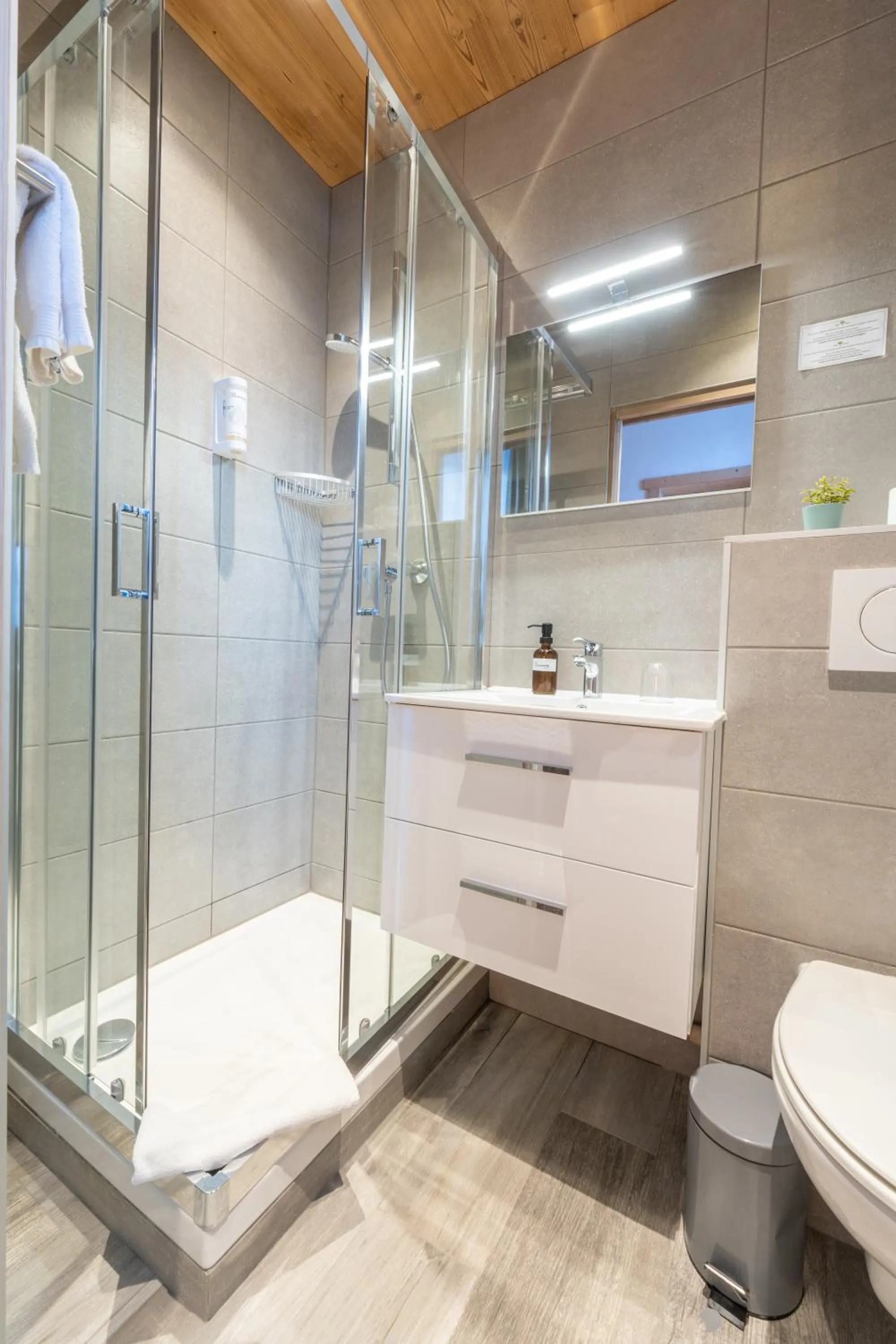 Bathroom in Hotel la Pointe Percee