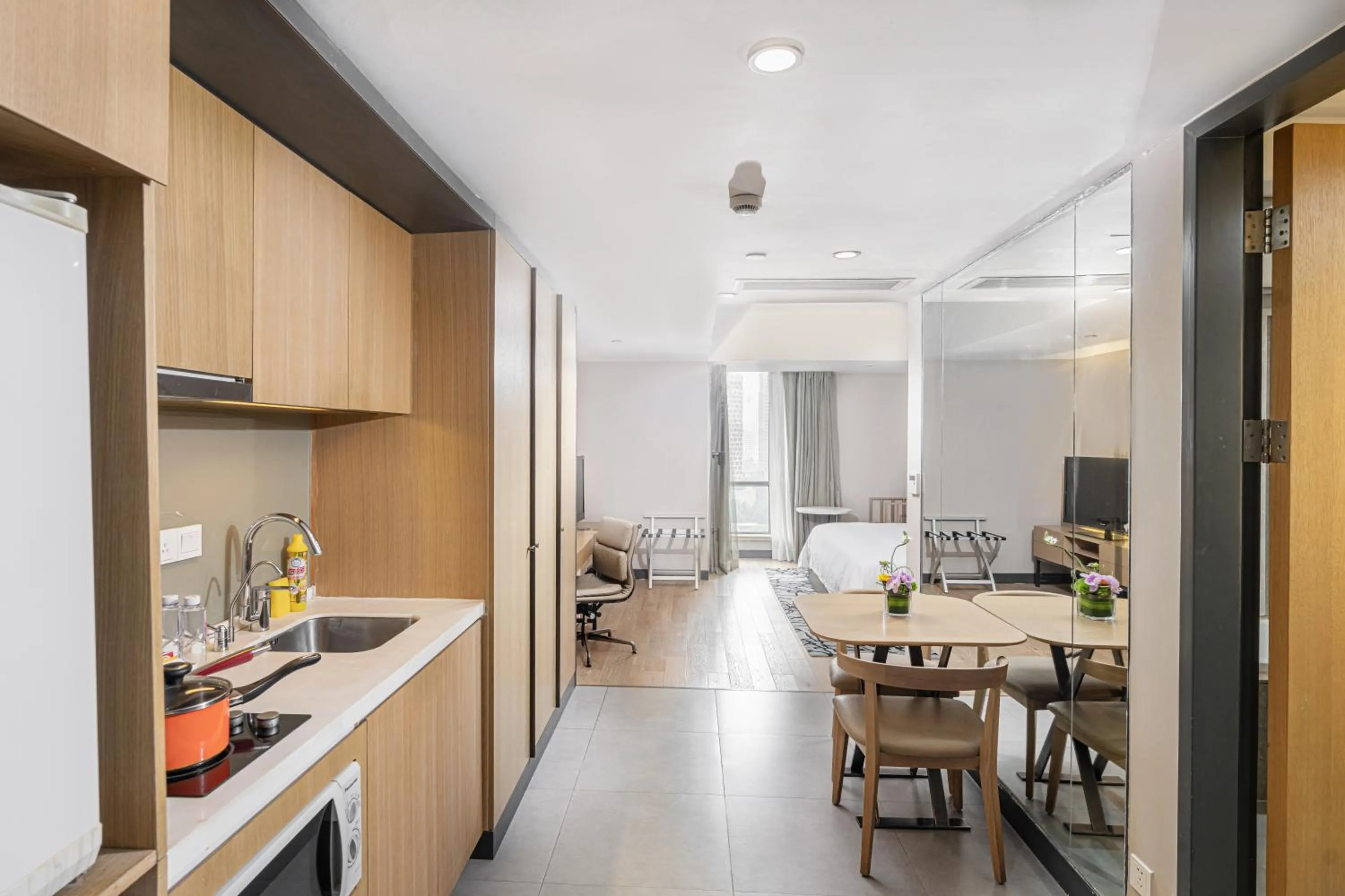 Kitchen or kitchenette in Riverdale Residence Xintiandi Shanghai