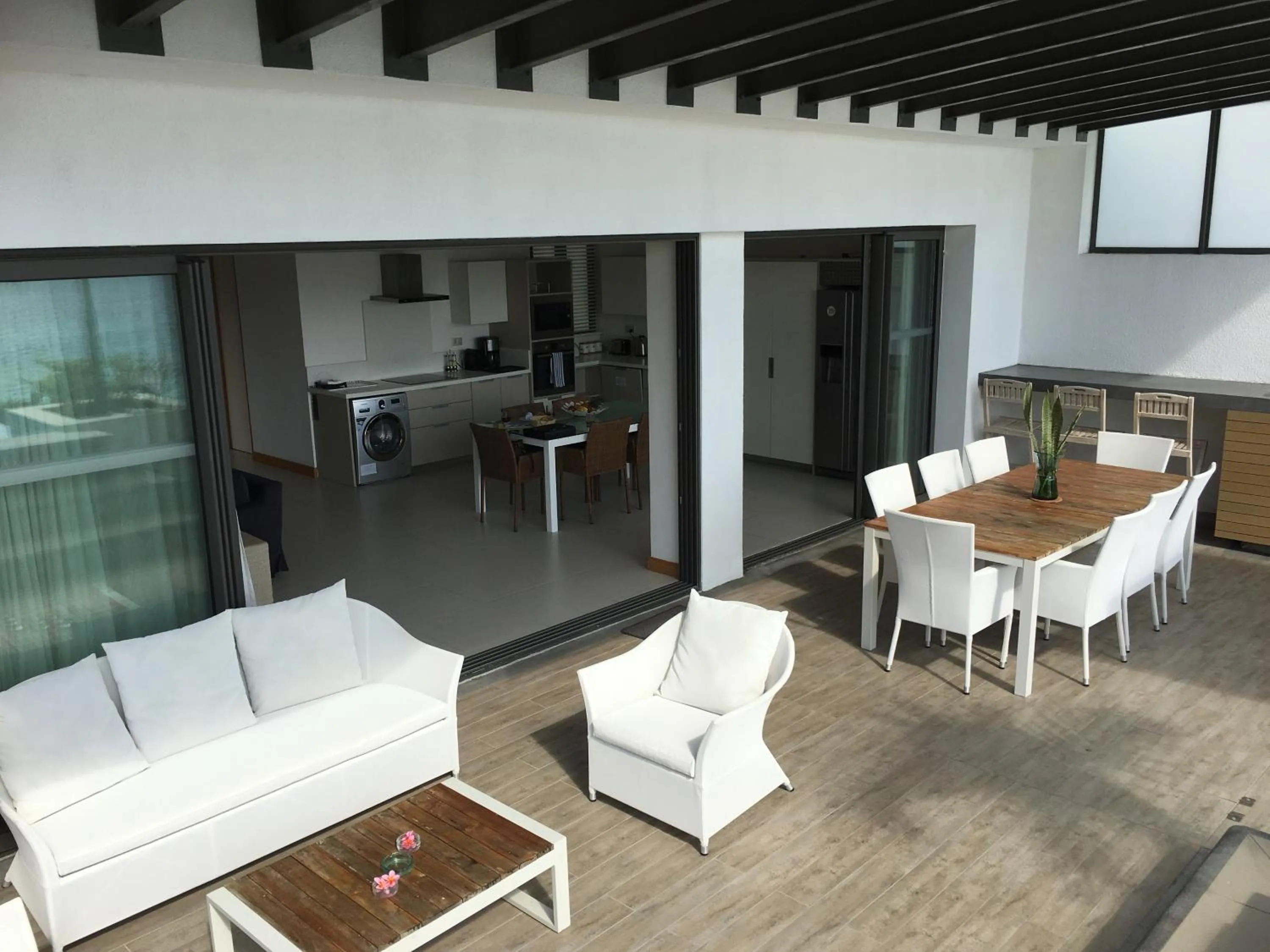 Cap Ouest Beachfront Luxury Penthouse & Apartment