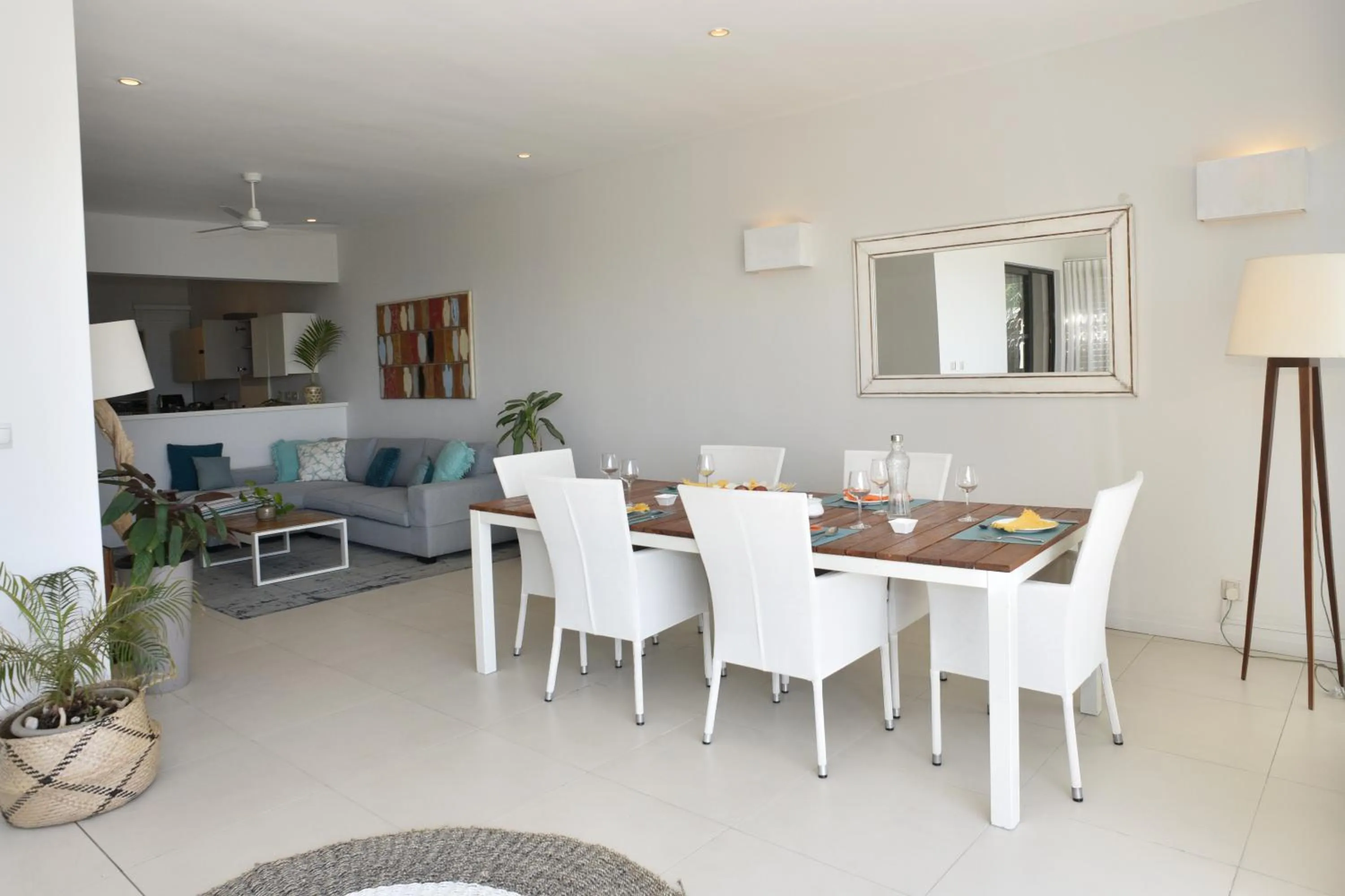 Cap Ouest Beachfront Luxury Penthouse & Apartment