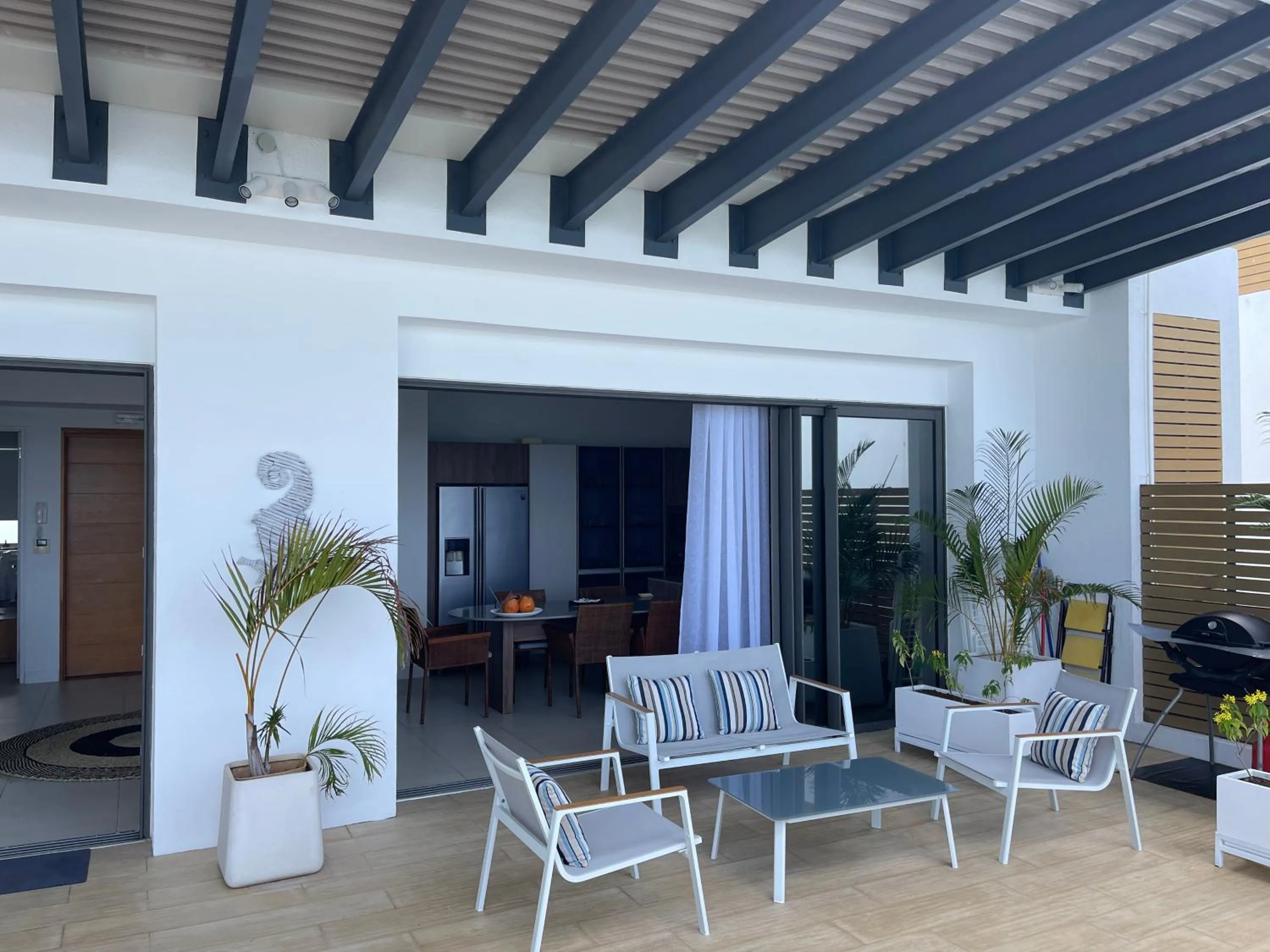 Cap Ouest Beachfront Luxury Penthouse & Apartment