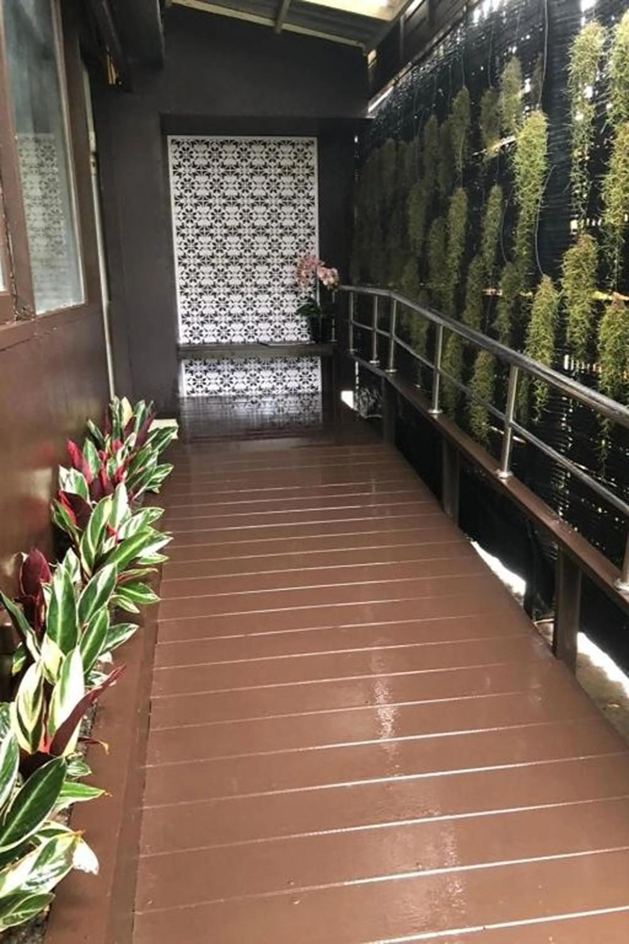 Property building in CM Night Bazaar Boutique Hotel - โรงแรม ซี เอ็ม ไนท์บาซาร์ บูทีค