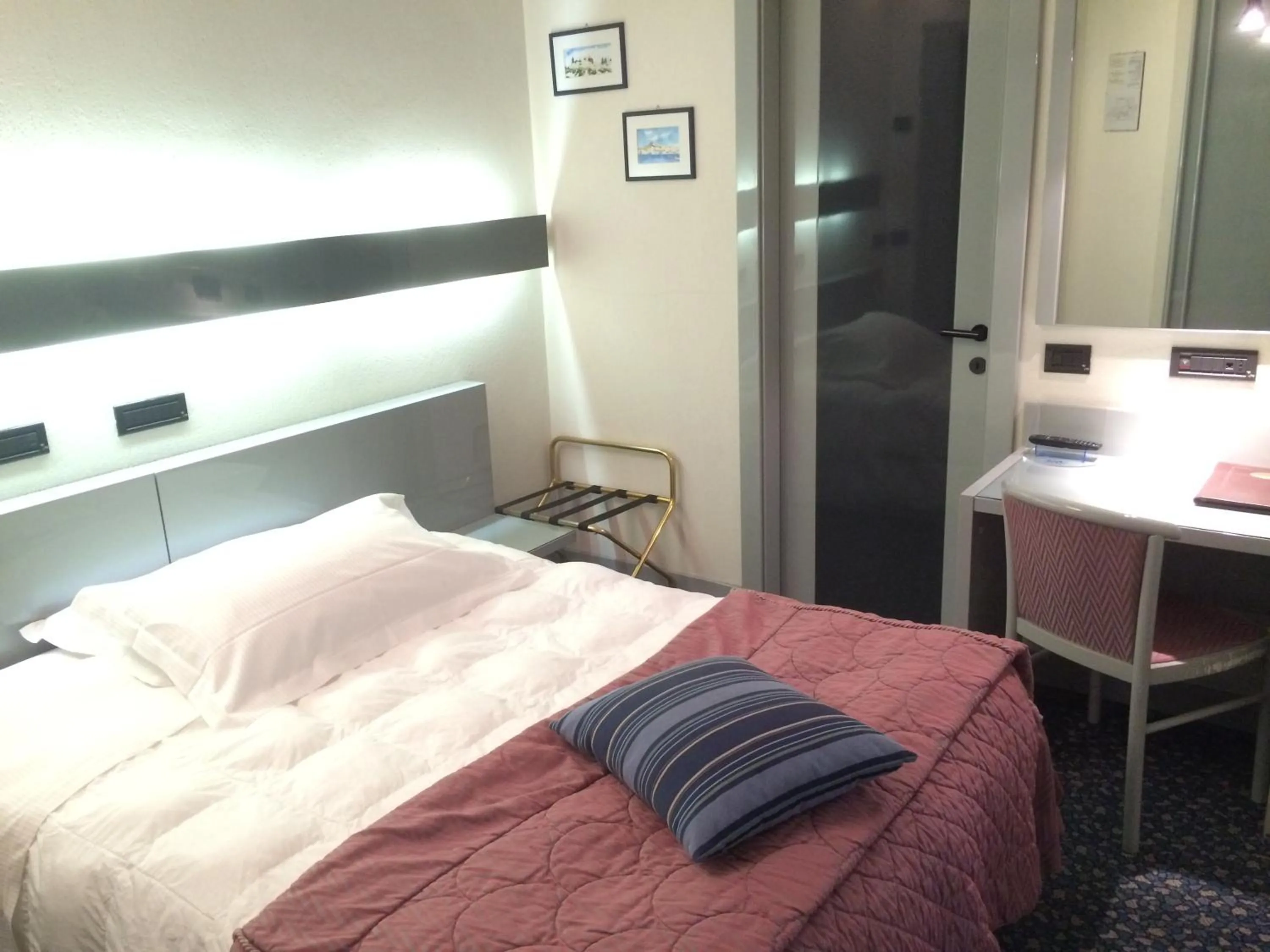 Bedroom, Bed in Hotel Michelangelo