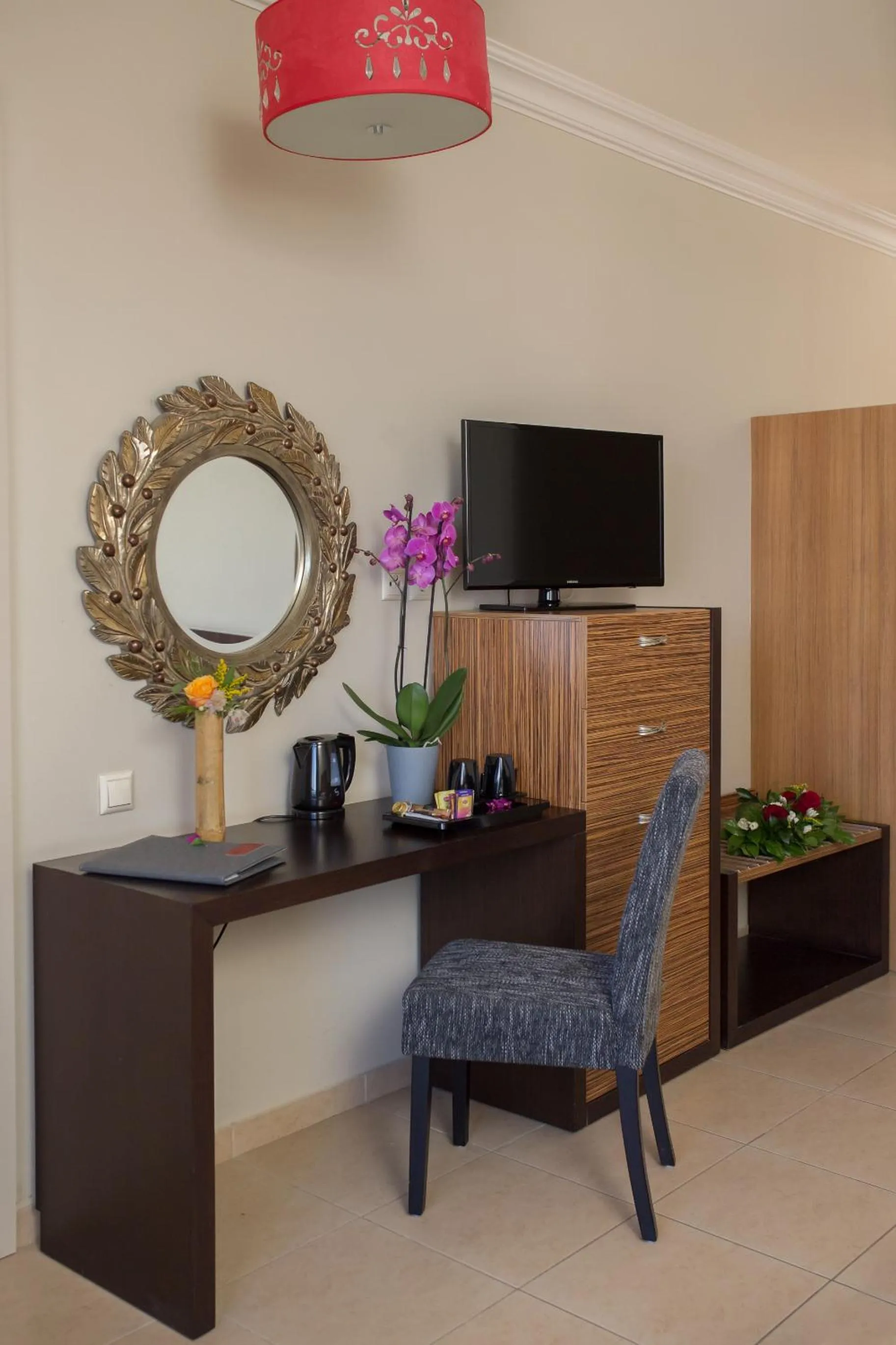 TV and multimedia in Sunrise Resort Hotel