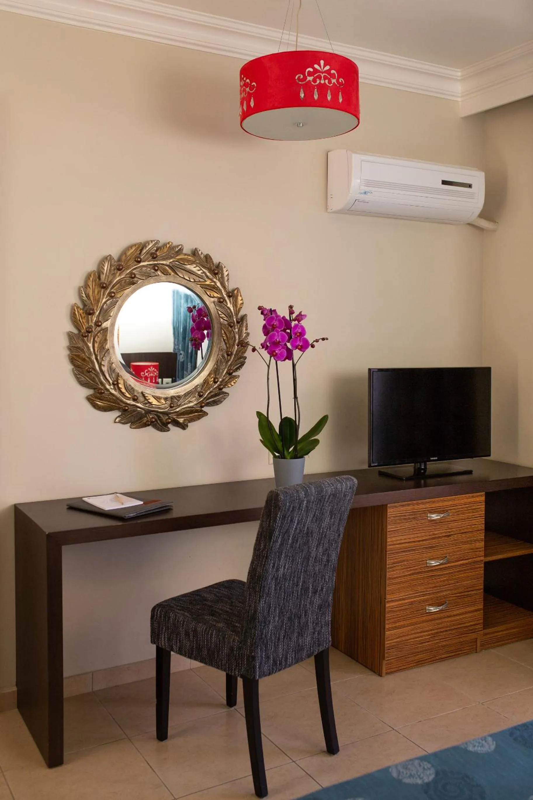 TV and multimedia in Sunrise Resort Hotel